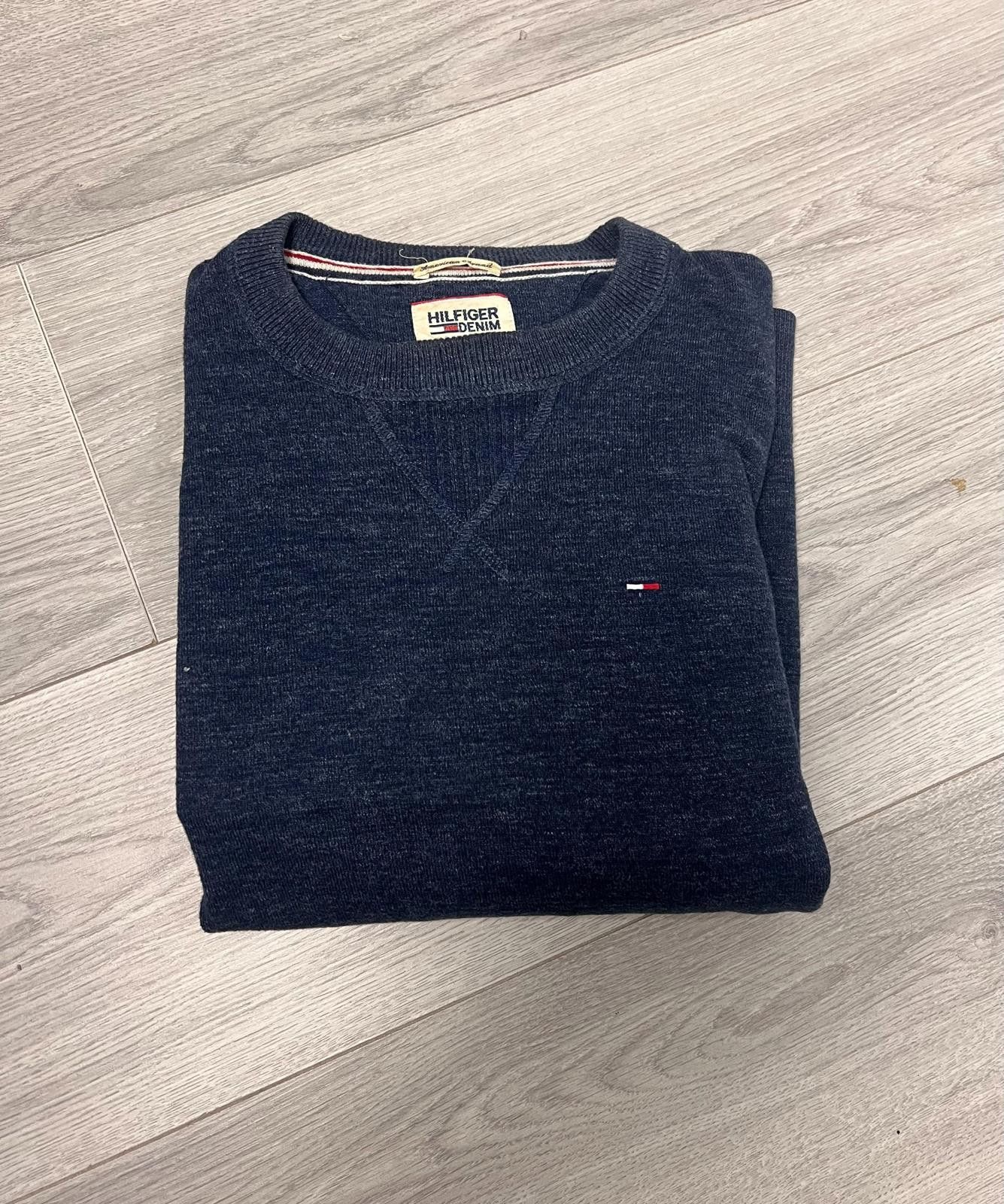 Designer Vintage Tommy Hilfiger Denim Navy Crewneck Sweatshirt Size ONE SIZE - 1 Thumbnail