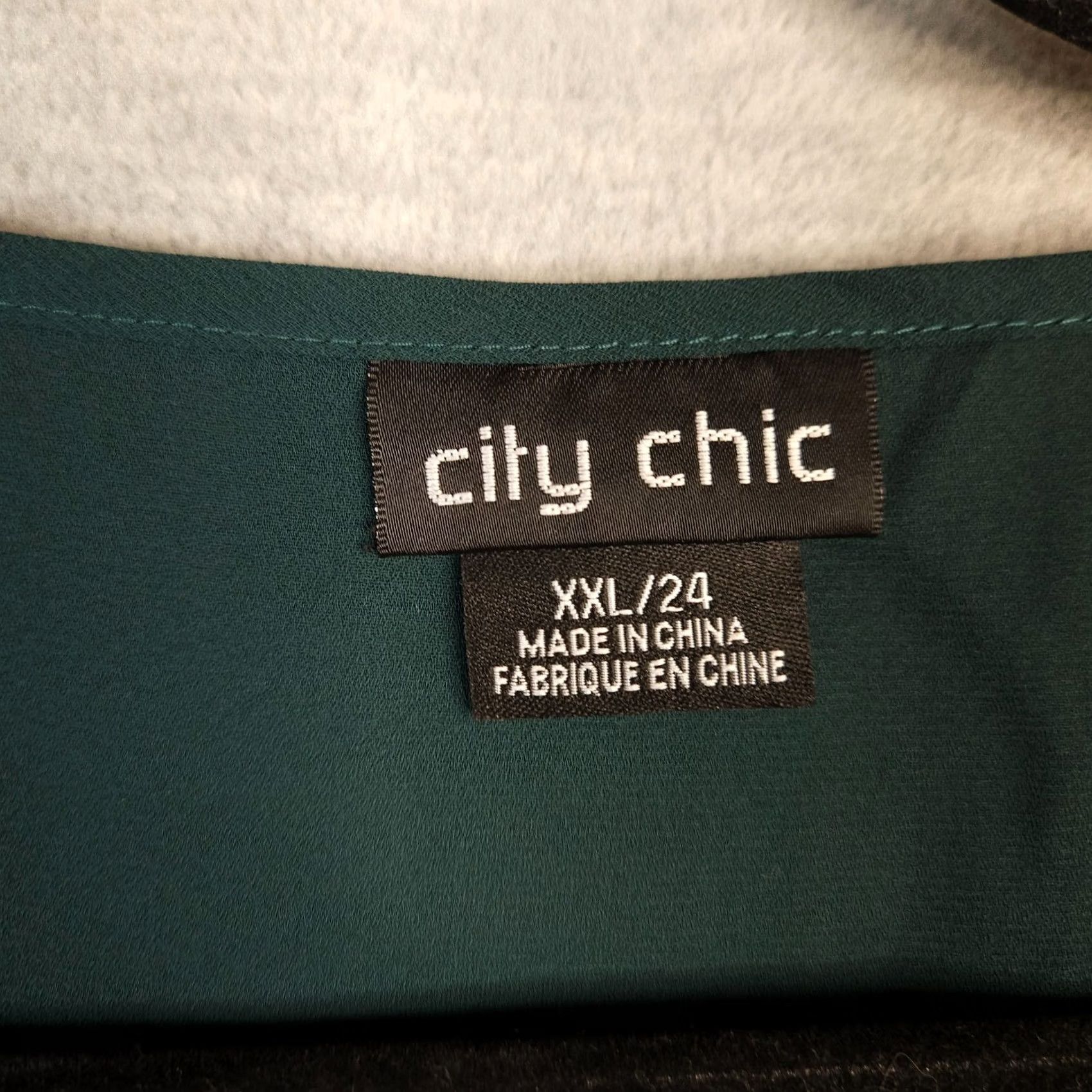 Vintage City Chic Women's Plus Size XXL/24 Blue V-neck 3/4 Sleeve Blouse Size XXL / US 16-18 / IT 52-54 - 6 Thumbnail