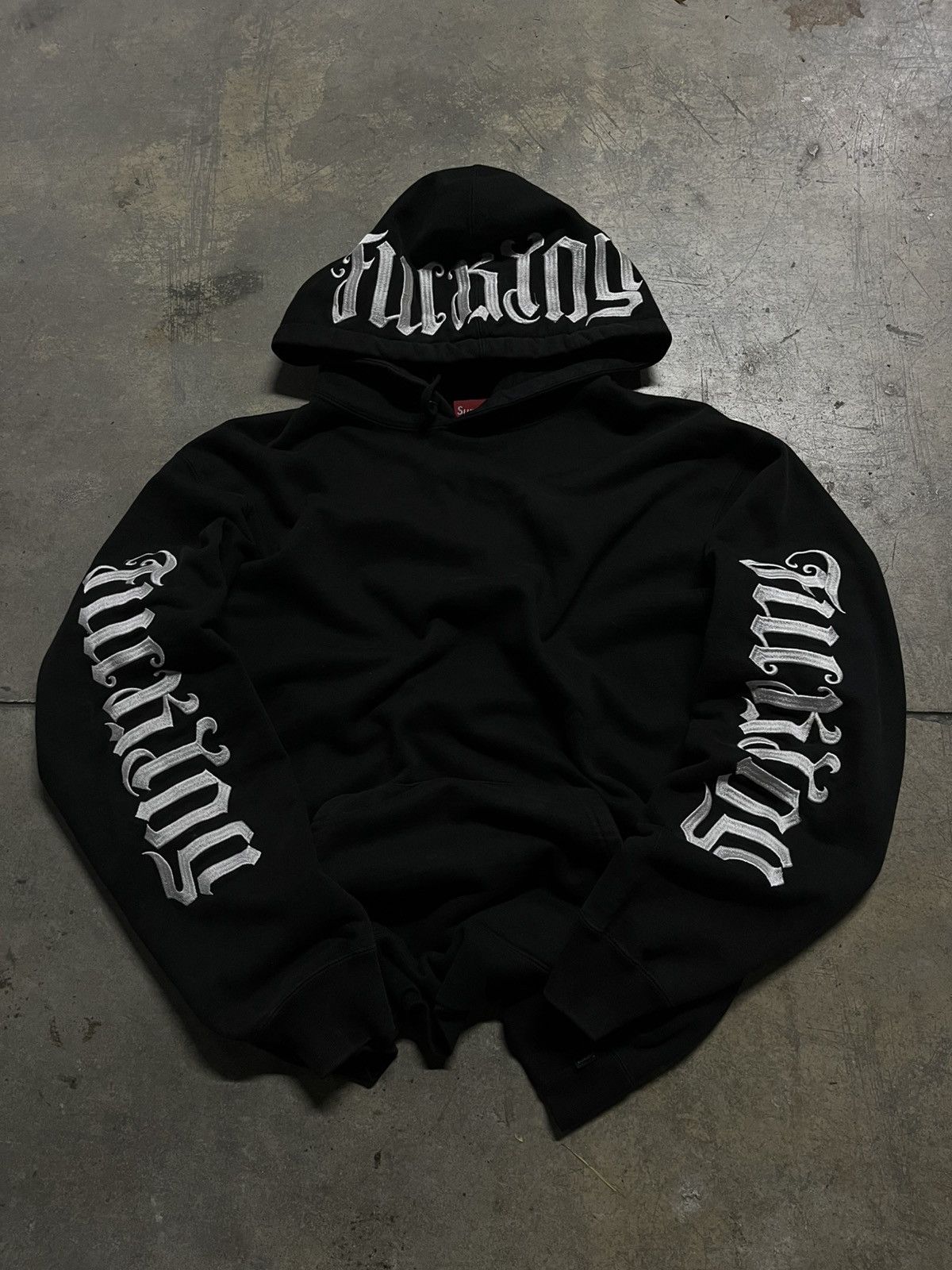 Supreme × Vintage Supreme Black Ambigram 2022' Size US XL / EU 56 / 4 - 1 Thumbnail