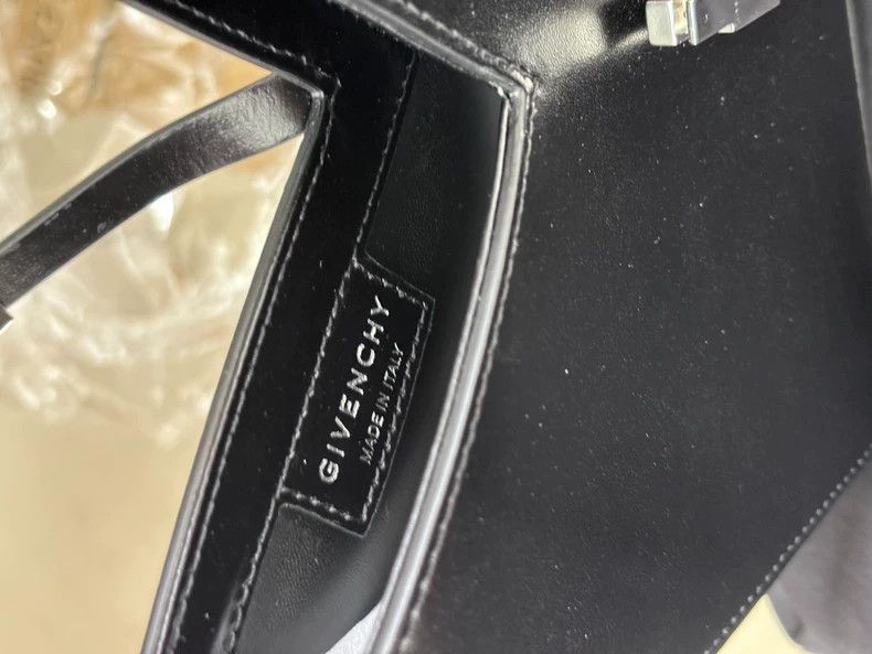 Givenchy Givenchy Cut-Out Silver Detail G-Shaped Cube Chain Smooth Size ONE SIZE - 5 Thumbnail