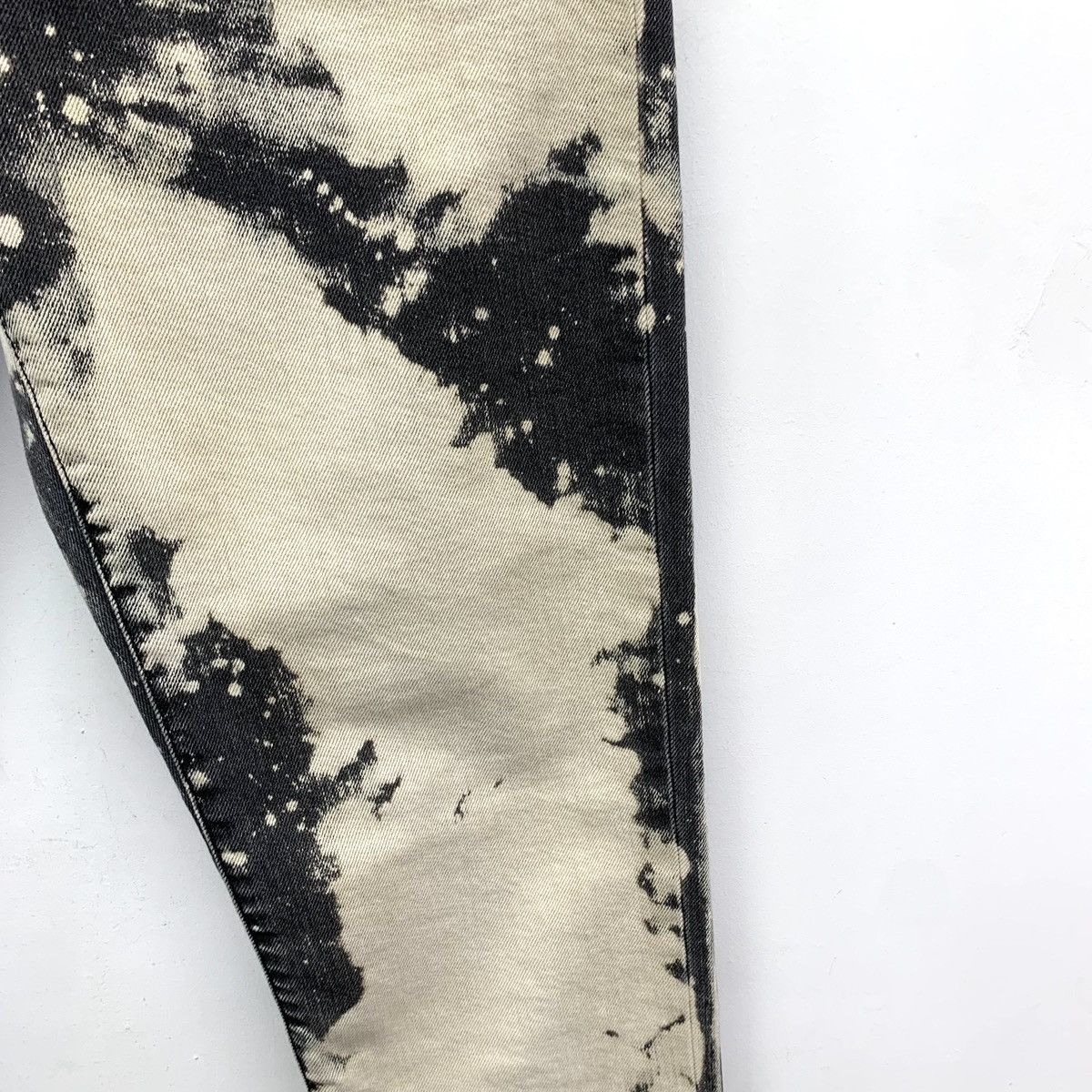 Gucci Gucci Black And White Color-block Ink Wash Denim Pants K26WX Size 26" / US 2 / IT 38 - 4 Thumbnail