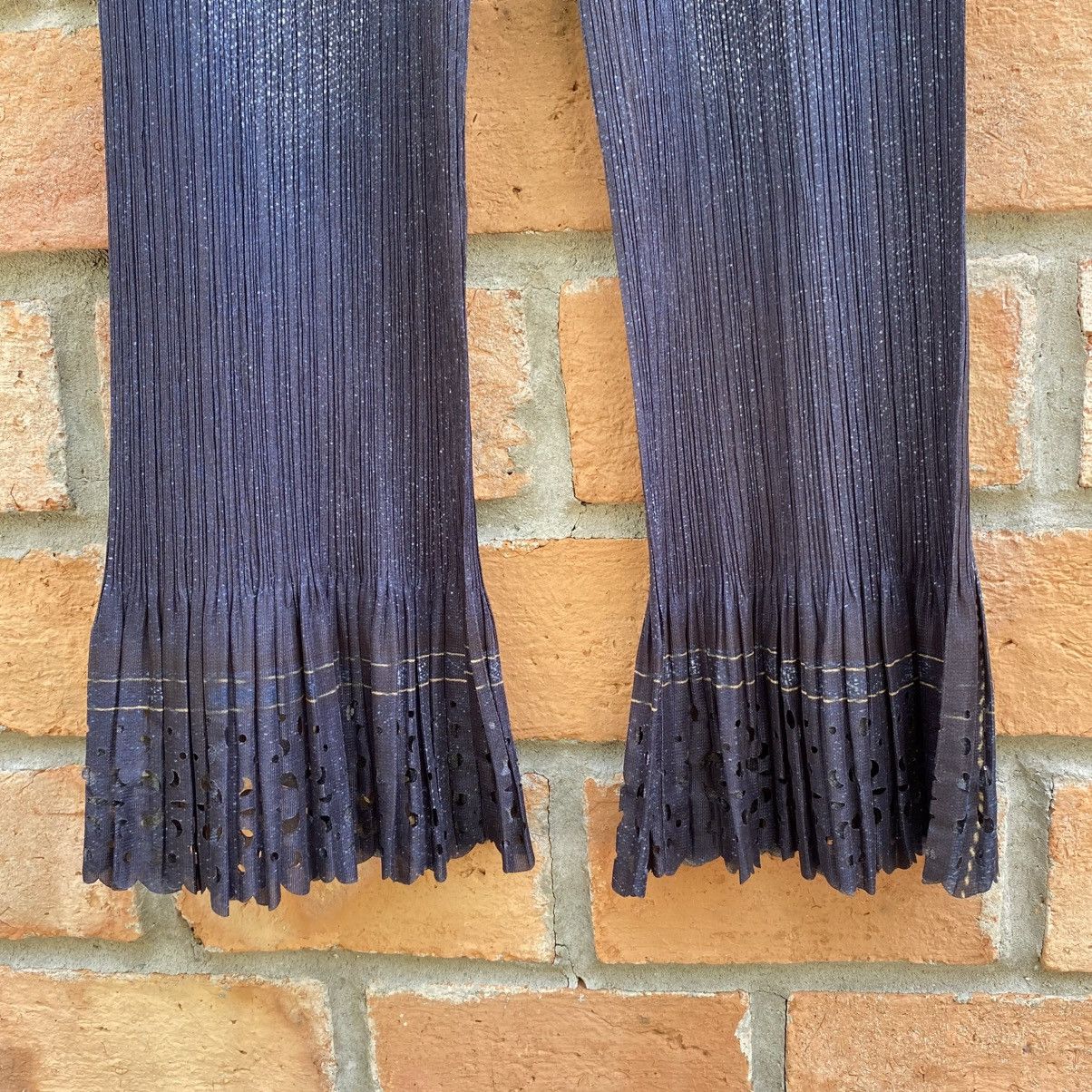 Pleats Please Issey Miyake Pleats Please Printed Jeans Flare Pants Size 25" / US 0 / IT 36 - 3 Thumbnail