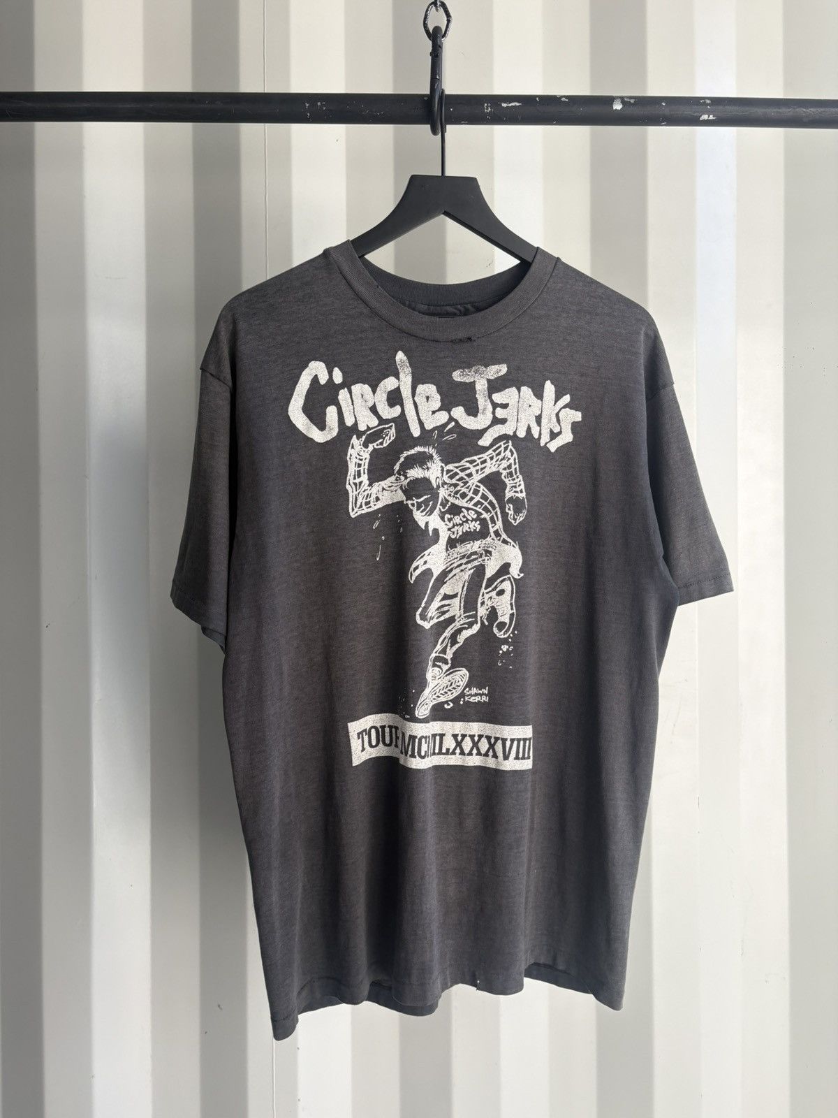 Band Tees Thrashed Circle Jerks Faded Distressed Shirt GRUNGE Band Size US XL / EU 56 / 4 - 1 Thumbnail