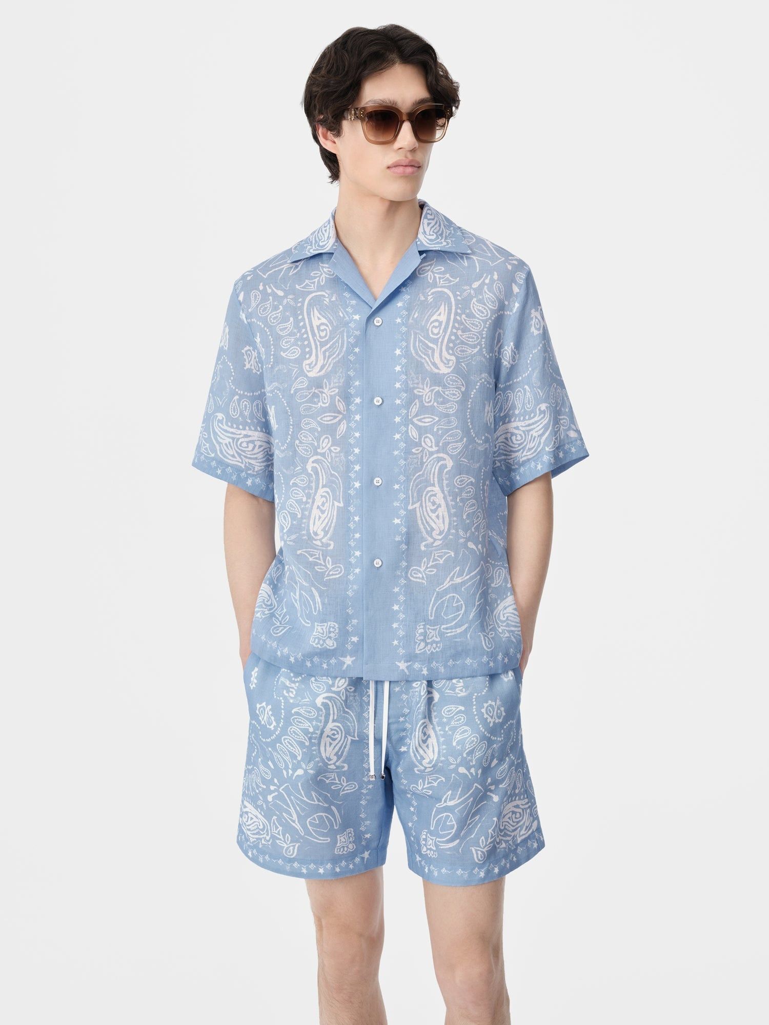 Amiri o1orln1025 Bandana Watercolor Camp Shirt in Blue/White Size US XL / EU 56 / 4 - 3 Thumbnail