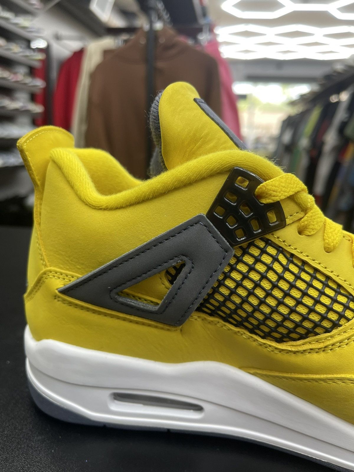 Size 9 - Jordan 4 Lightning (2021) Brand New