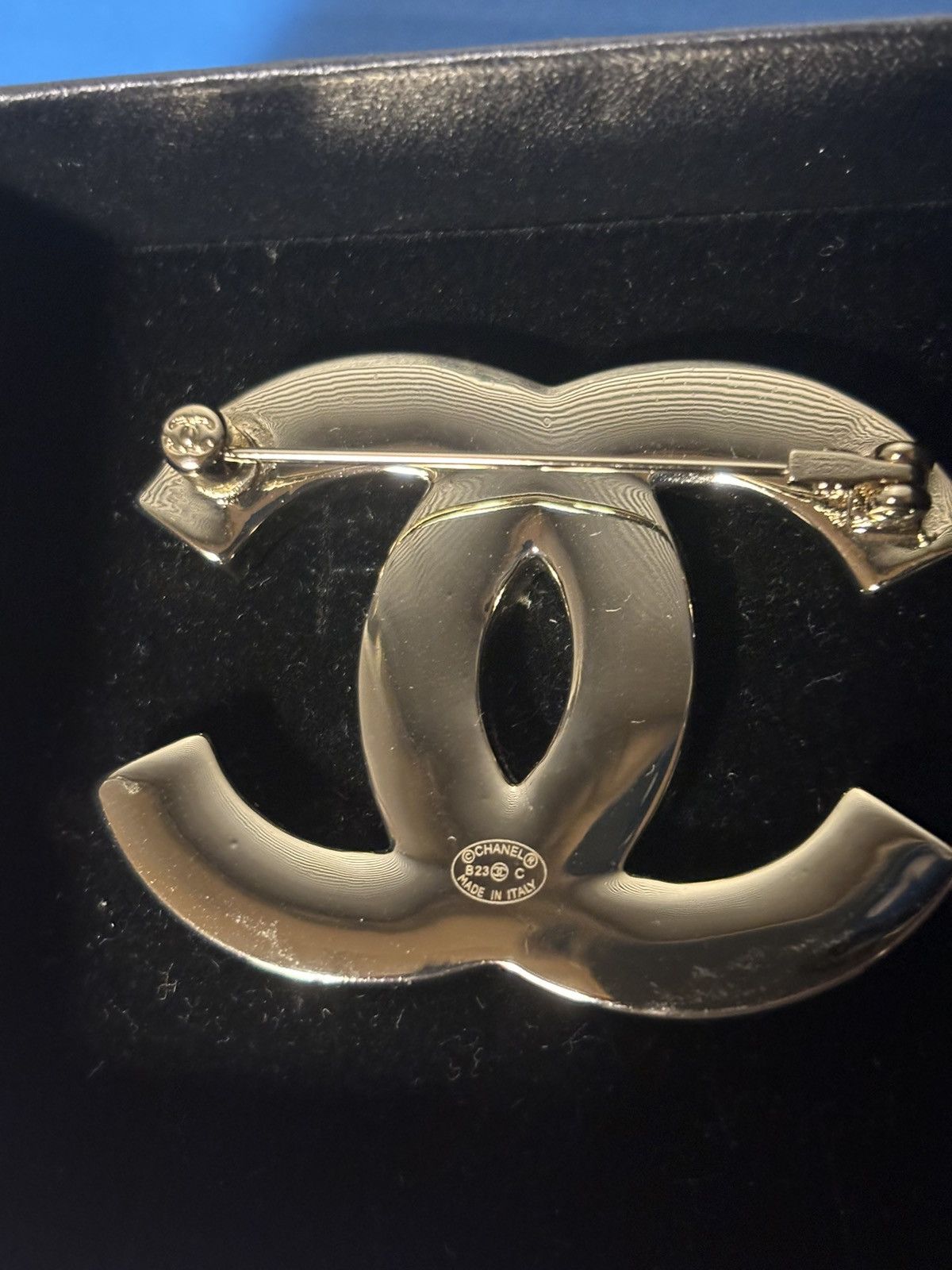 Chanel CHANEL 2023 RESIN CC BROOCH RARE Size ONE SIZE - 5 Thumbnail