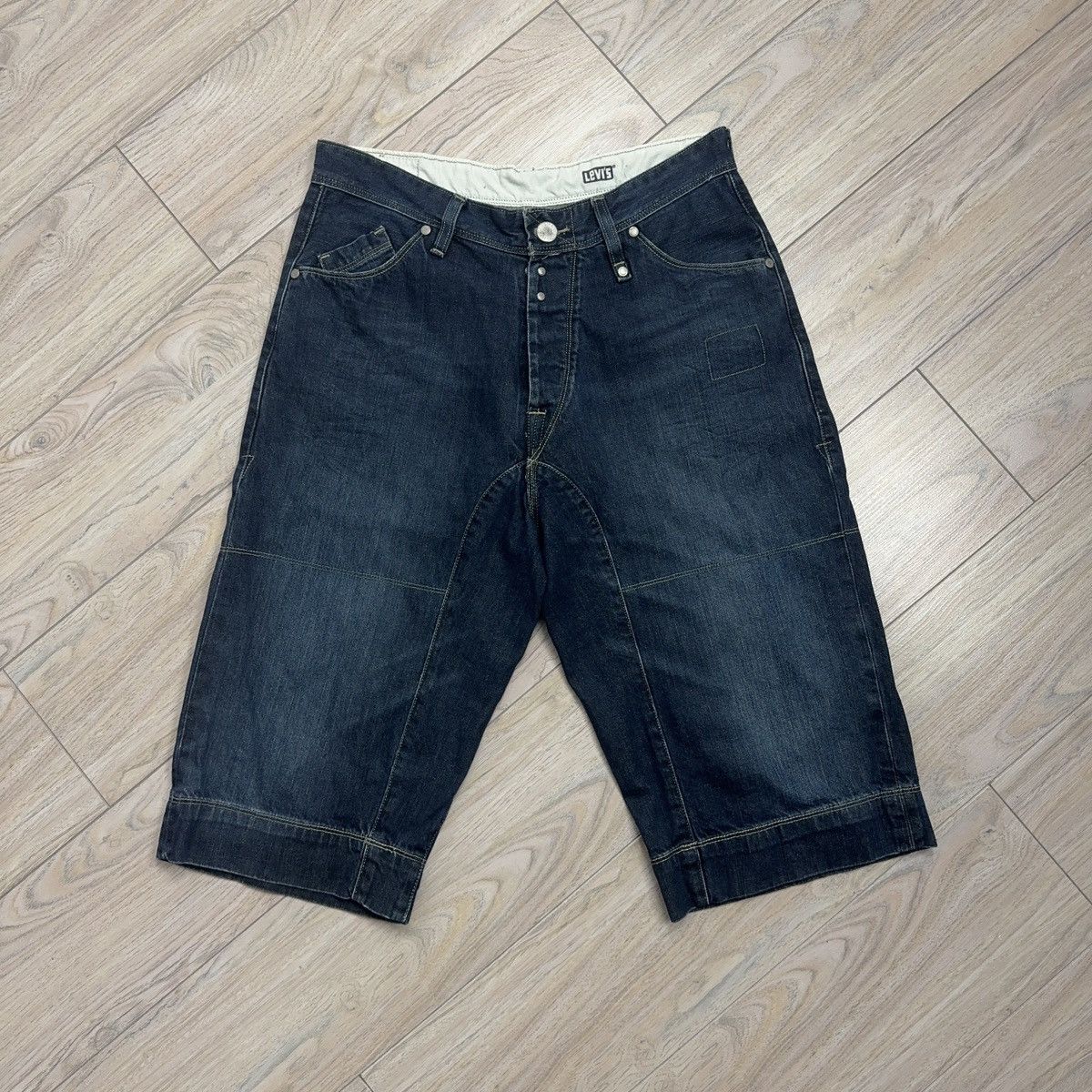 Levi's Rare Levi’s Y2K 3D Cinch Back Avant Garde Denim 3/4 Shorts Size US 30 / EU 46 - 1 Thumbnail
