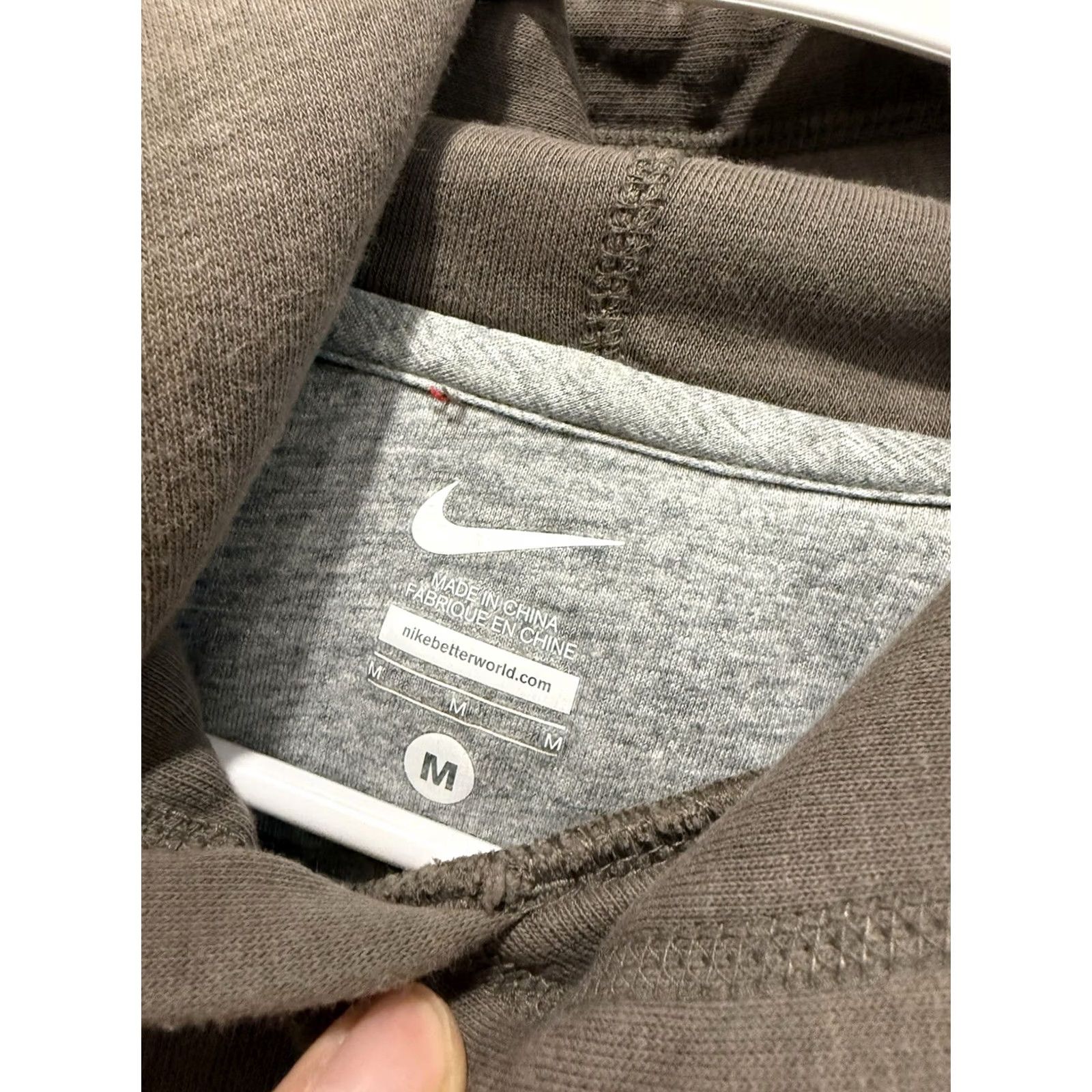 Nike VINTAGE Nike Hoodie Sweatshirt Men's Medium Brown Y2K Big Swoosh Logo Pullover Size US M / EU 48-50 / 2 - 4 Thumbnail