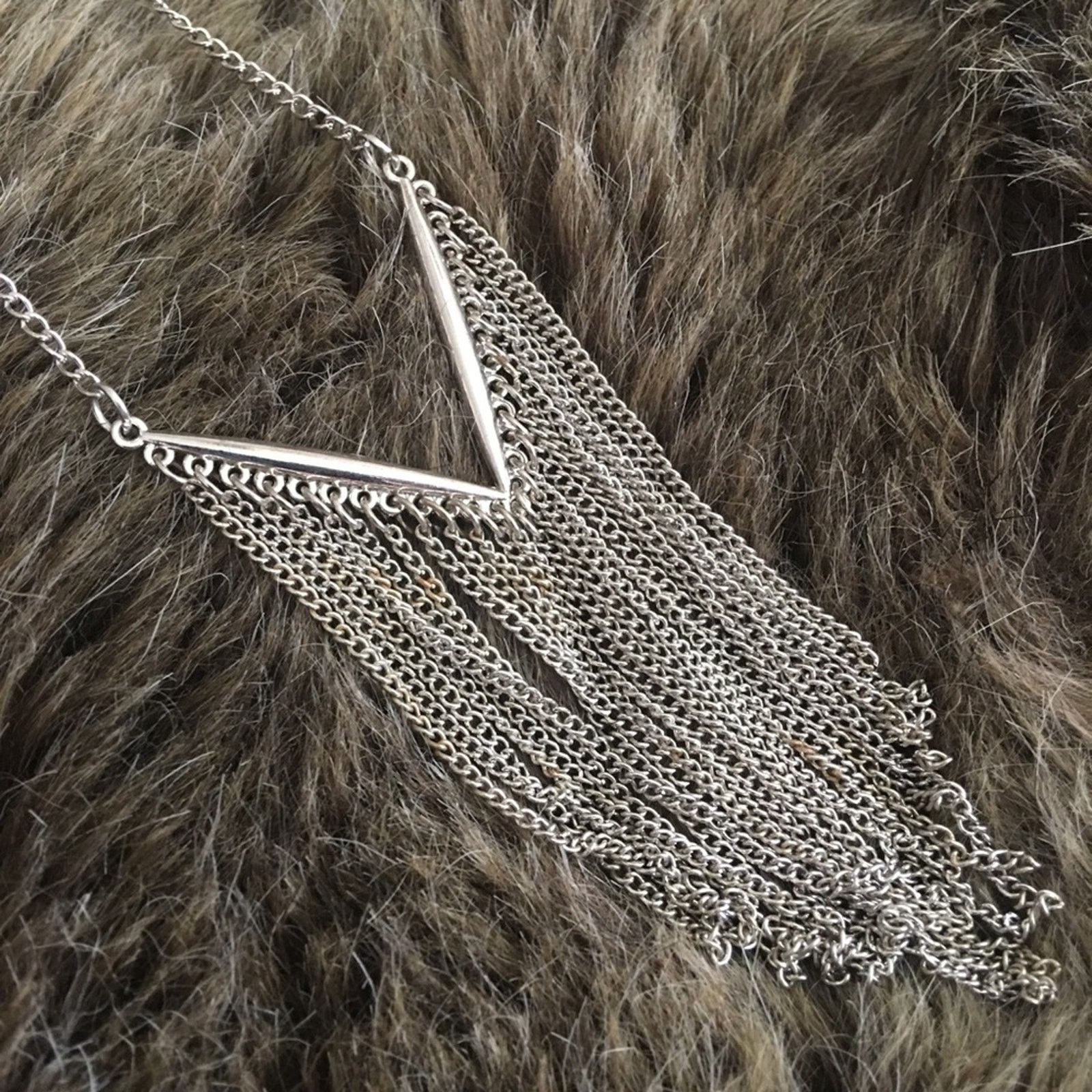 Jewelry Silver tone v shape tassel chain necklace Size ONE SIZE - 6 Thumbnail