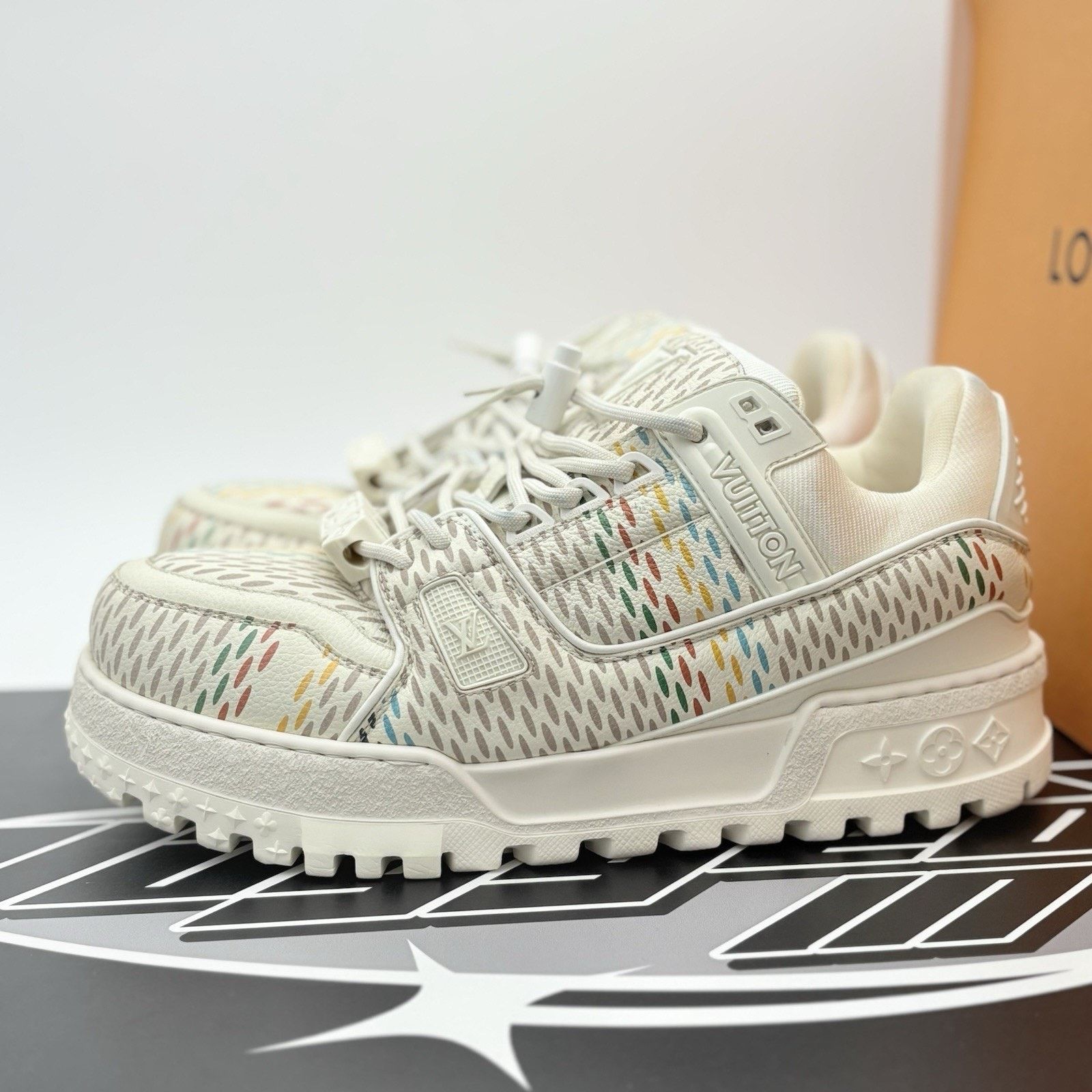 Louis Vuitton Louis Vuitton Maxi Trainer ' Beige Multicolor ' | CLEAN! Size US 9 / EU 42 - 1 Thumbnail