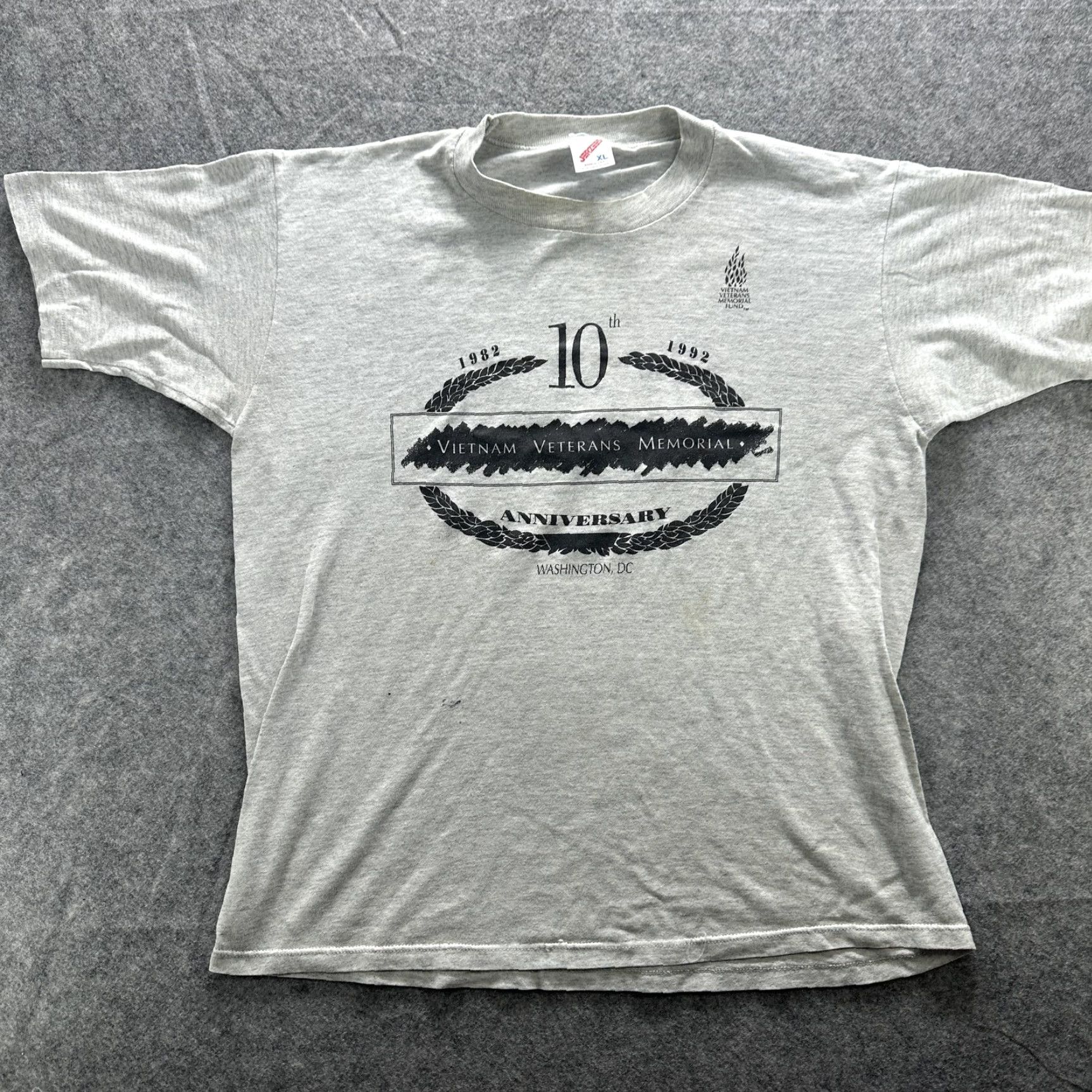 Jerzees VINTAGE Vietnam Veterans Memorial Shirt Mens XL Gray 10th Anniversary 1992 USA Size US XL / EU 56 / 4 - 2 Thumbnail