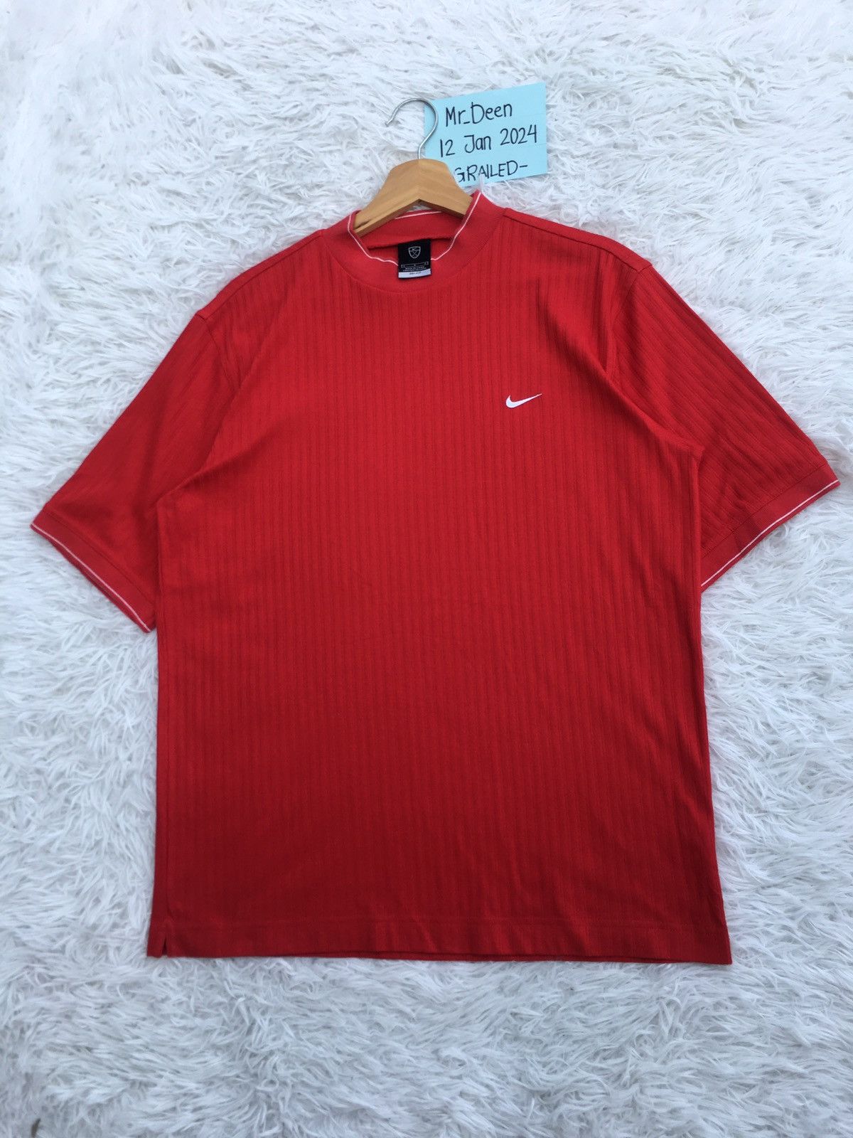Nike Rare Vintage Nike Swoosh Logo Tshirt Size US L / EU 52-54 / 3 - 4 Thumbnail