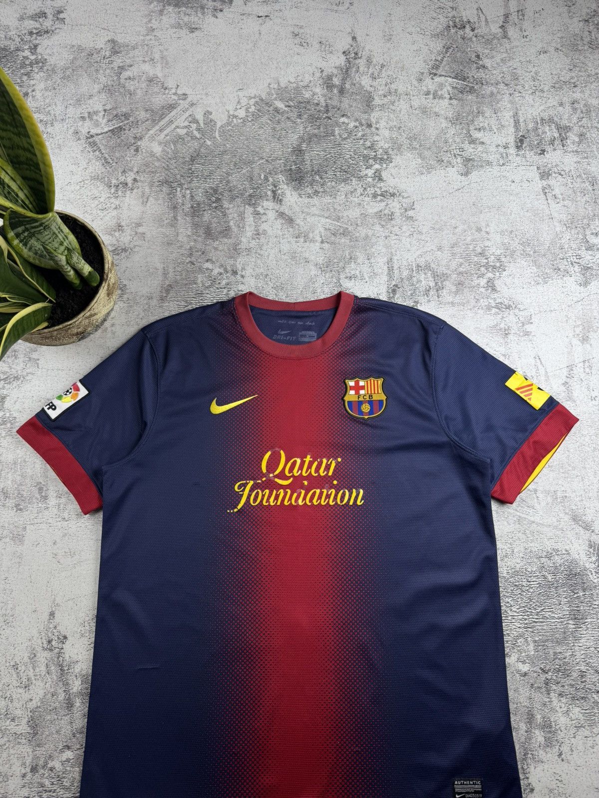 Nike BARCELONA FC 2012 2013 Home Vintage Nike Soccer Football Football Shirt Jersey Size US L / EU 52-54 / 3 - 4 Thumbnail