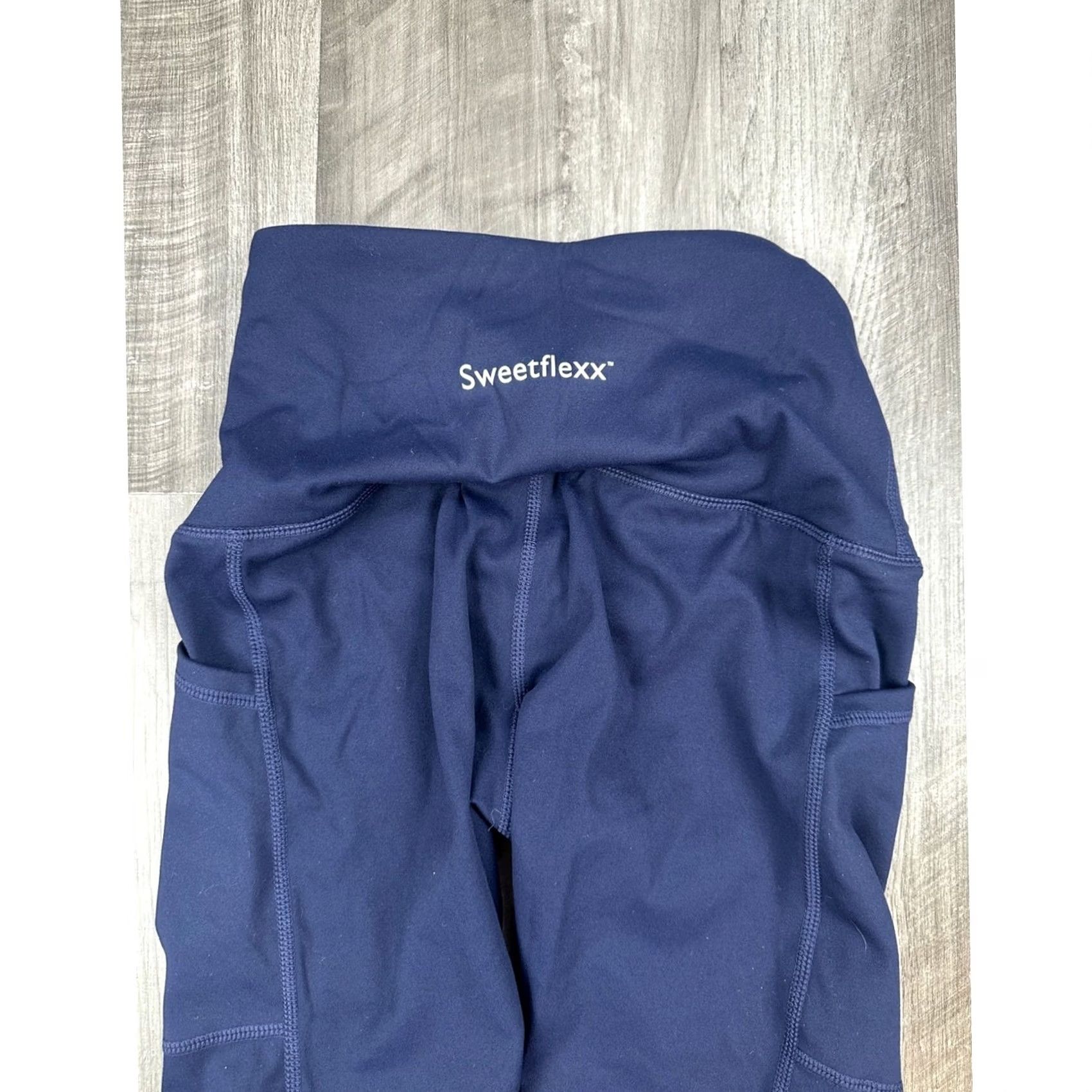 Vintage Sweetflexx Leggings Navy High Rise Pockets Women 4 NWOT Compression Polyester Spandex 79/21 Size 27" / US 4 / IT 40 - 4 Thumbnail