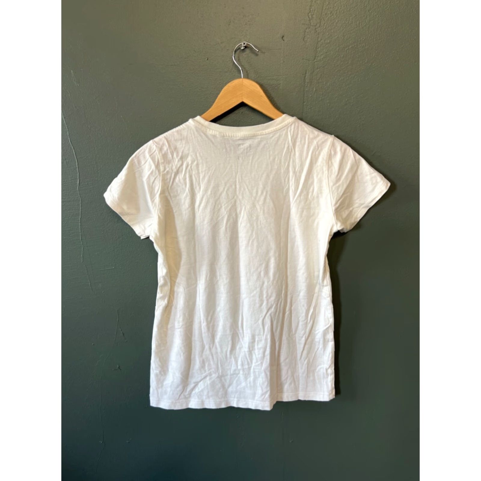 Uniqlo Uniqlo Snow White t-shirt White Ladies M Shirt / Womens / Snow White / White / M / T-Shirt Size M / US 6-8 / IT 42-44 - 3 Thumbnail