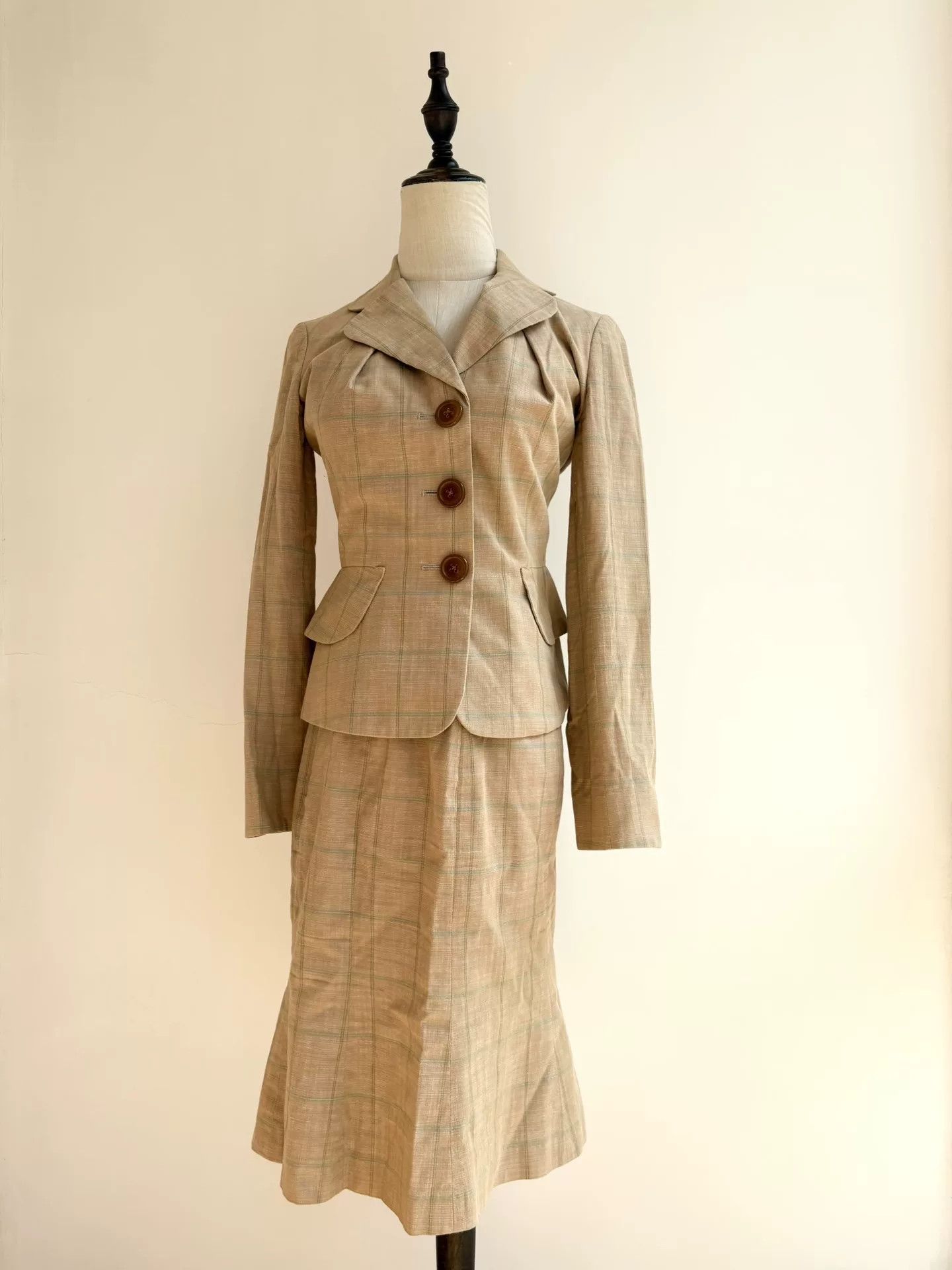 Vivienne Westwood vivienne westwood beige checked peplum suit set Size 22" - 1 Thumbnail