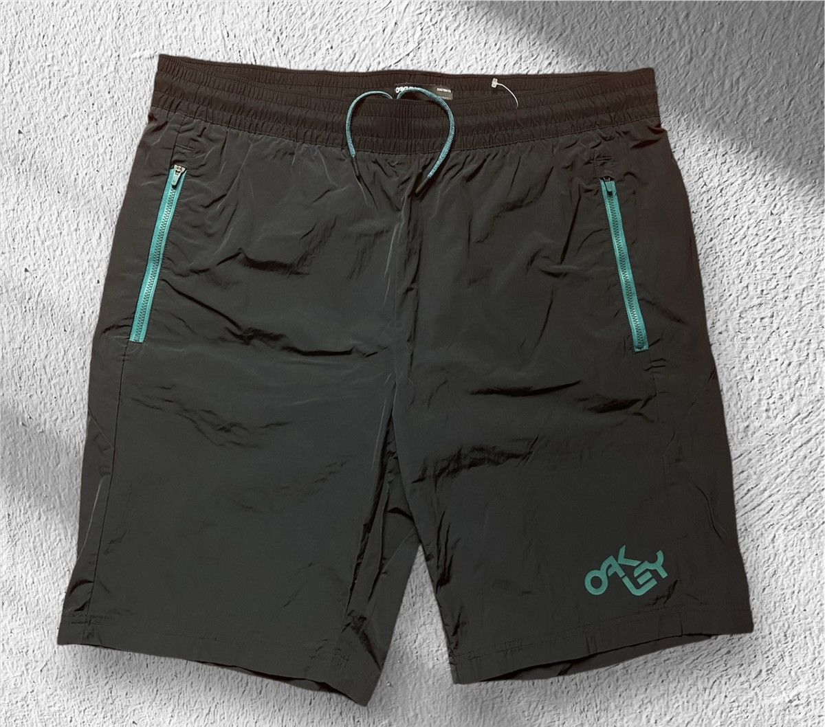 Oakley Oakley Iridium Custom Fit Training Shorts Black Teal NWOT Size US 36 / EU 52 - 1 Thumbnail