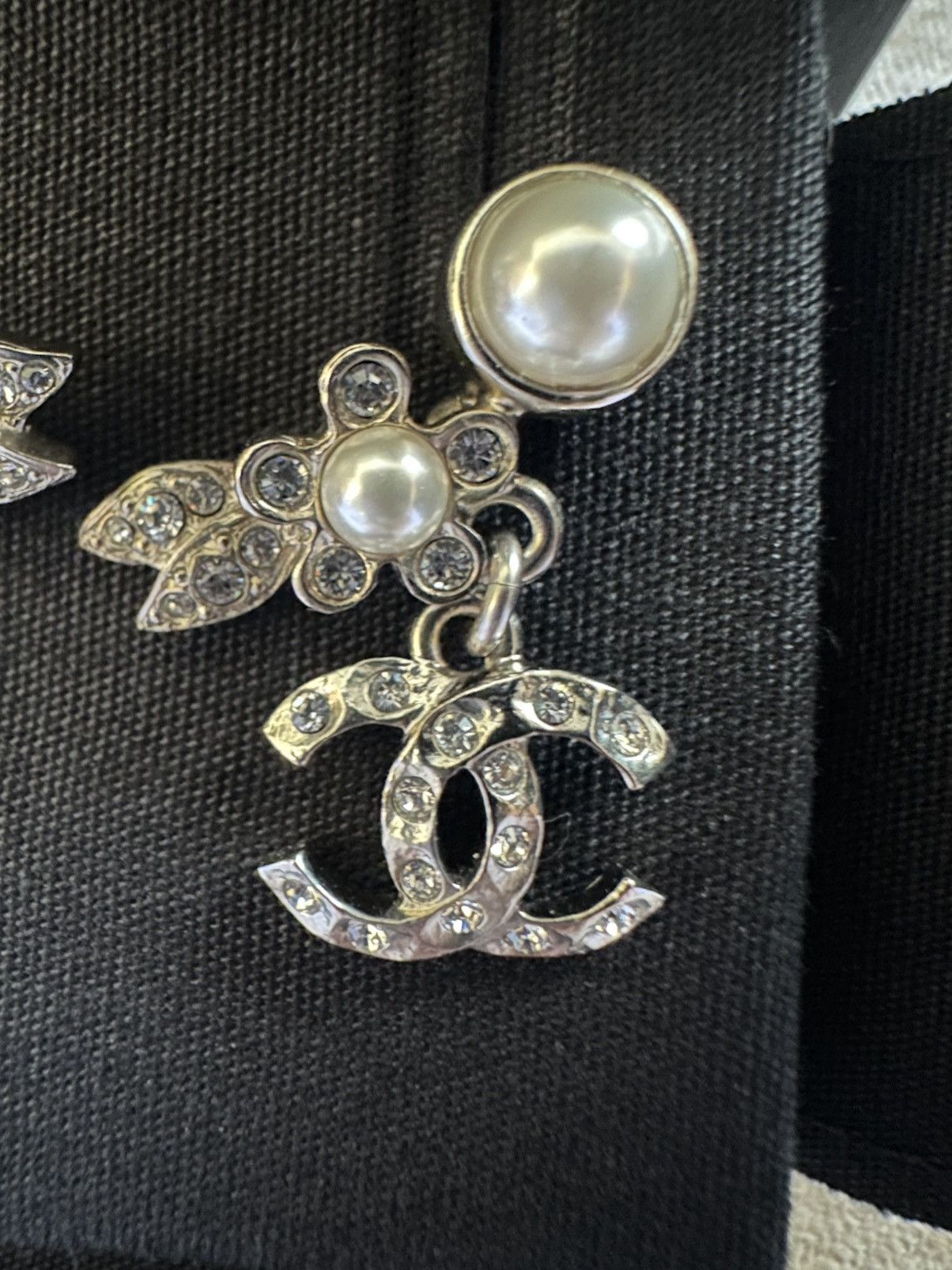Chanel Chanel 21B pearl flower CC earring Size ONE SIZE - 4 Thumbnail