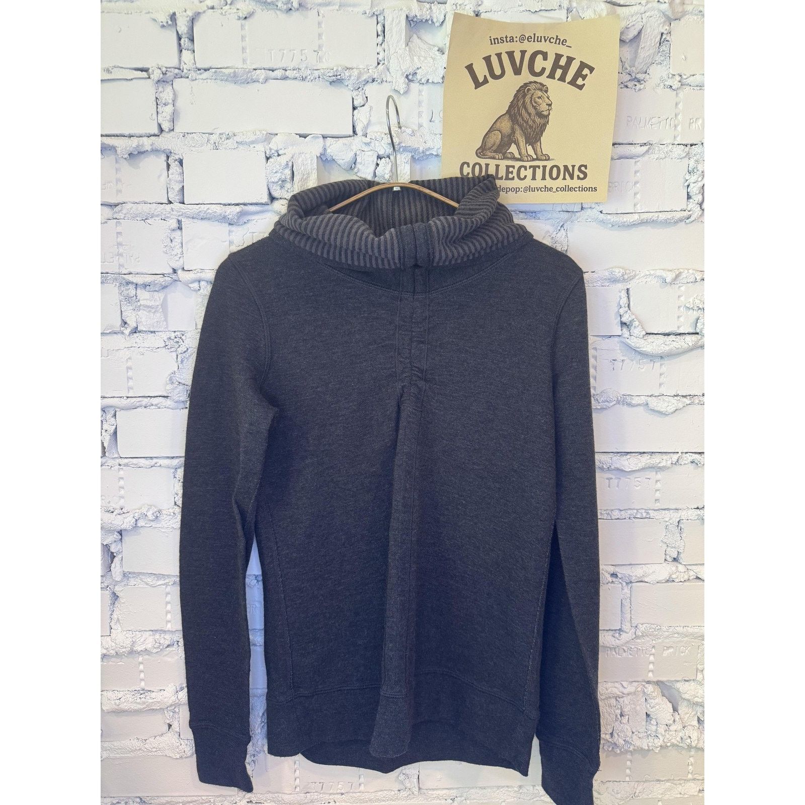 Lululemon Lululemon Womens M Turtleneck Long Sleeve Pullover Size M / US 6-8 / IT 42-44 - 1 Thumbnail