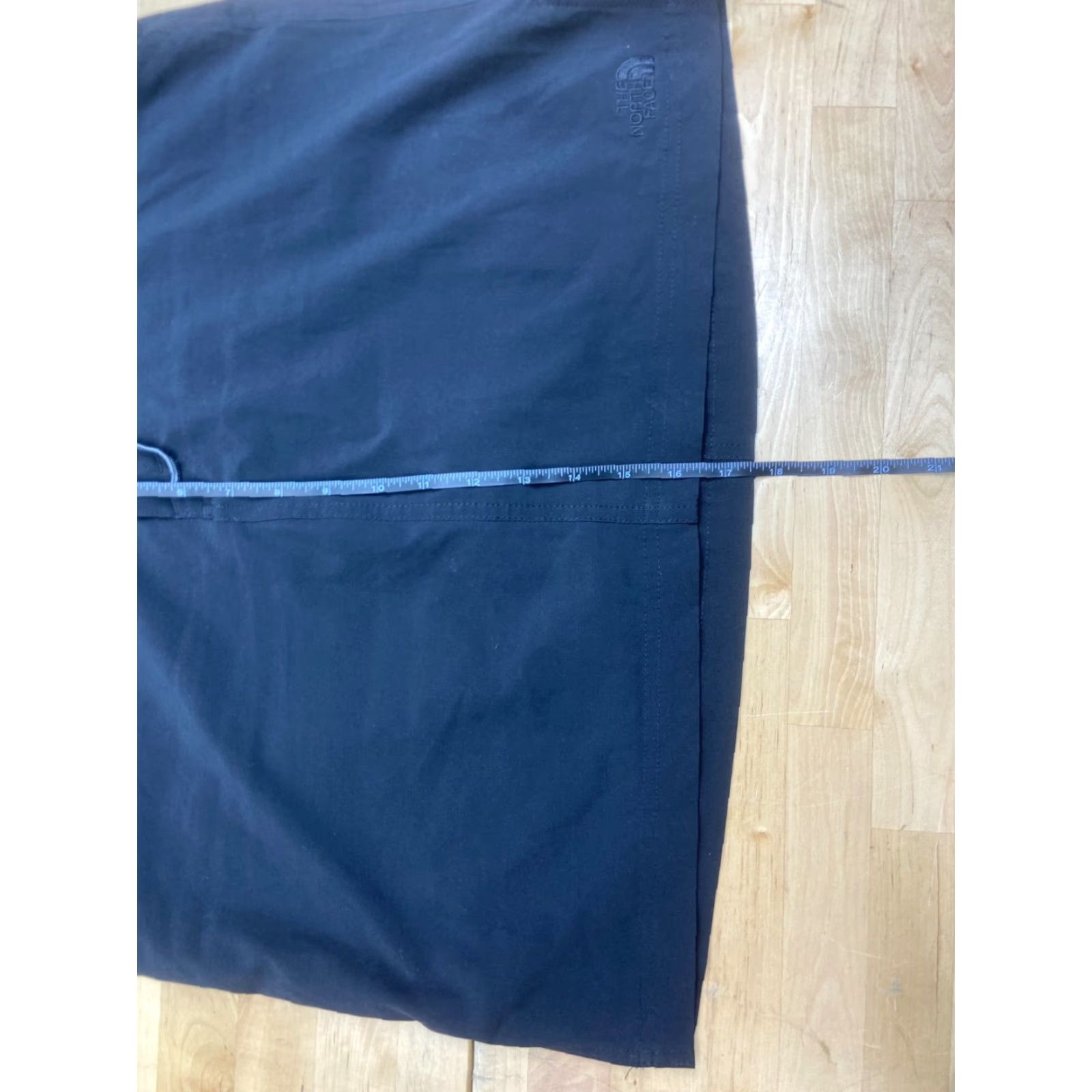 The North Face VINTAGE The North Face Skirt Skort Womens 10 Black Outdoor Hiking Camping 9153 Womens Size 32" / US 10 / IT 46 - 7 Thumbnail