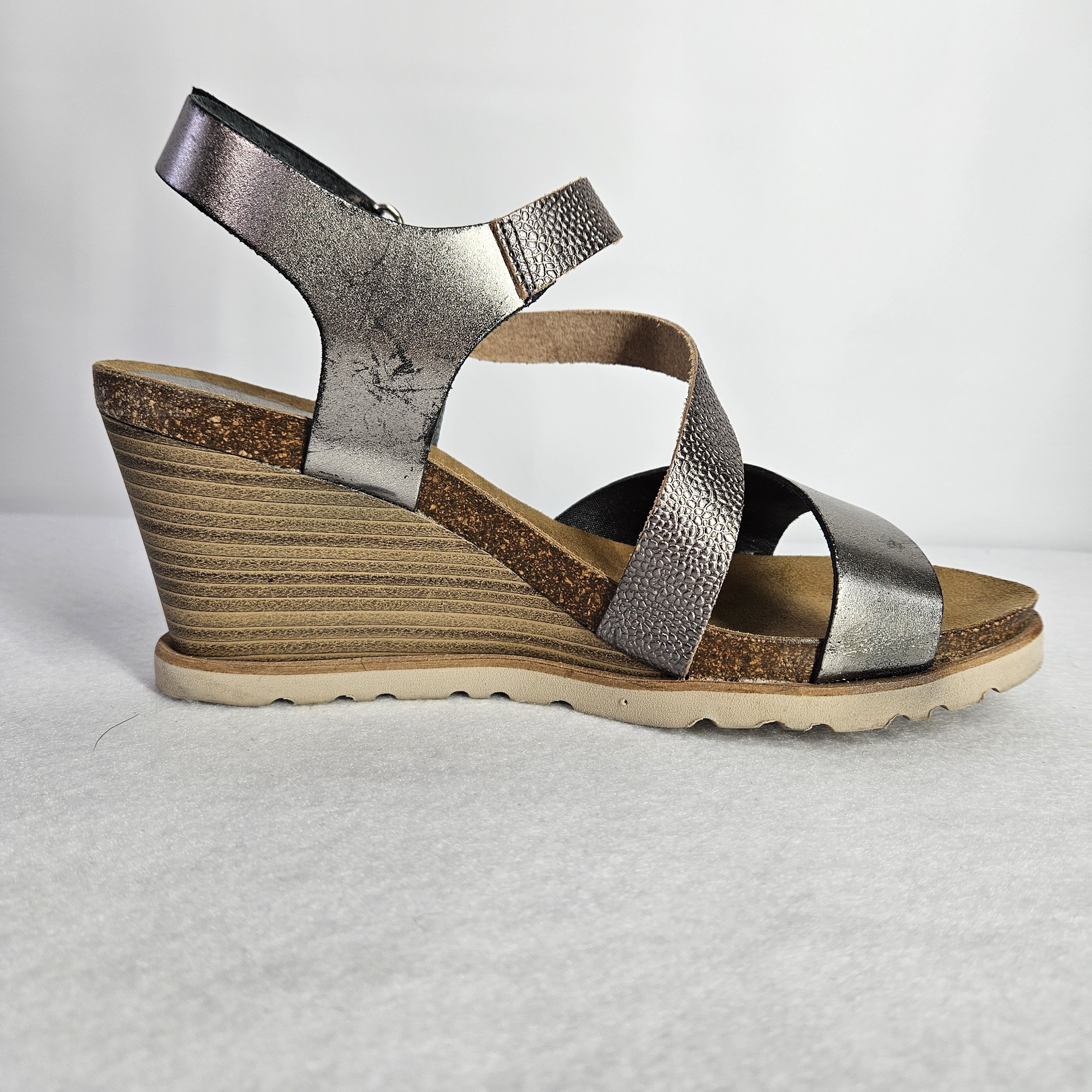 Other Eric Michael Size 39/8.5 Wedge Sandals Silver Leather Strap Size US 8.5 / IT 38.5 - 5 Thumbnail