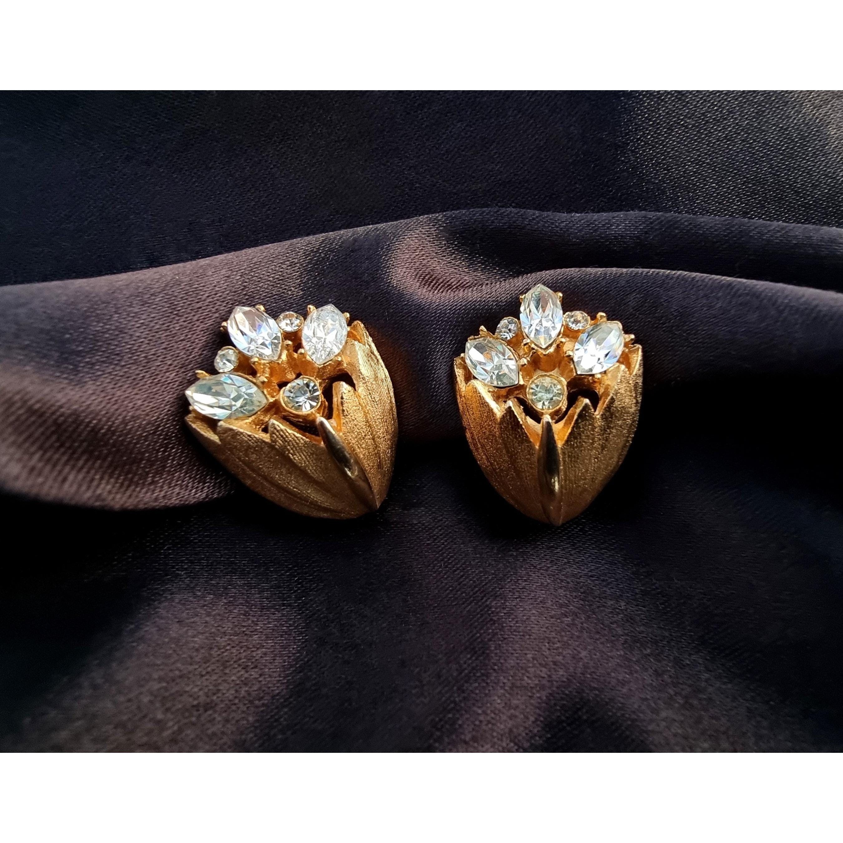 Vintage Rare Find 1950s Gold Tone Clear Crystals Flowers Bouquet Ear Size ONE SIZE - 3 Thumbnail