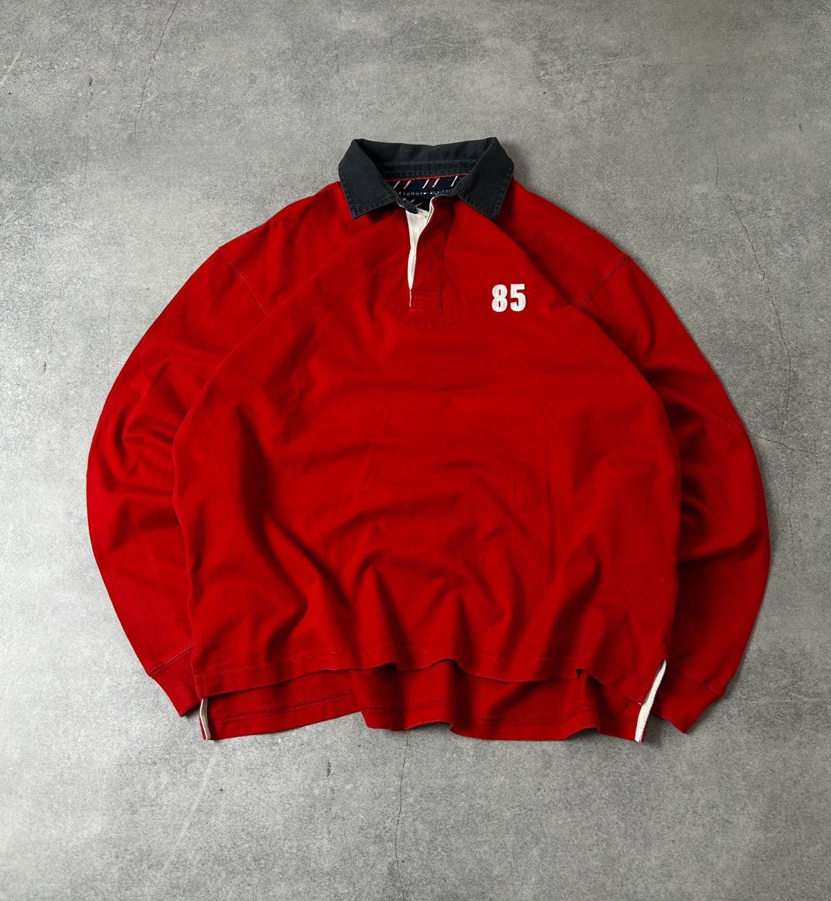 Tommy Jeans Vintage Tommy Hilfiger big logo Rugby jersey mens red Size US XL / EU 56 / 4 - 2 Thumbnail