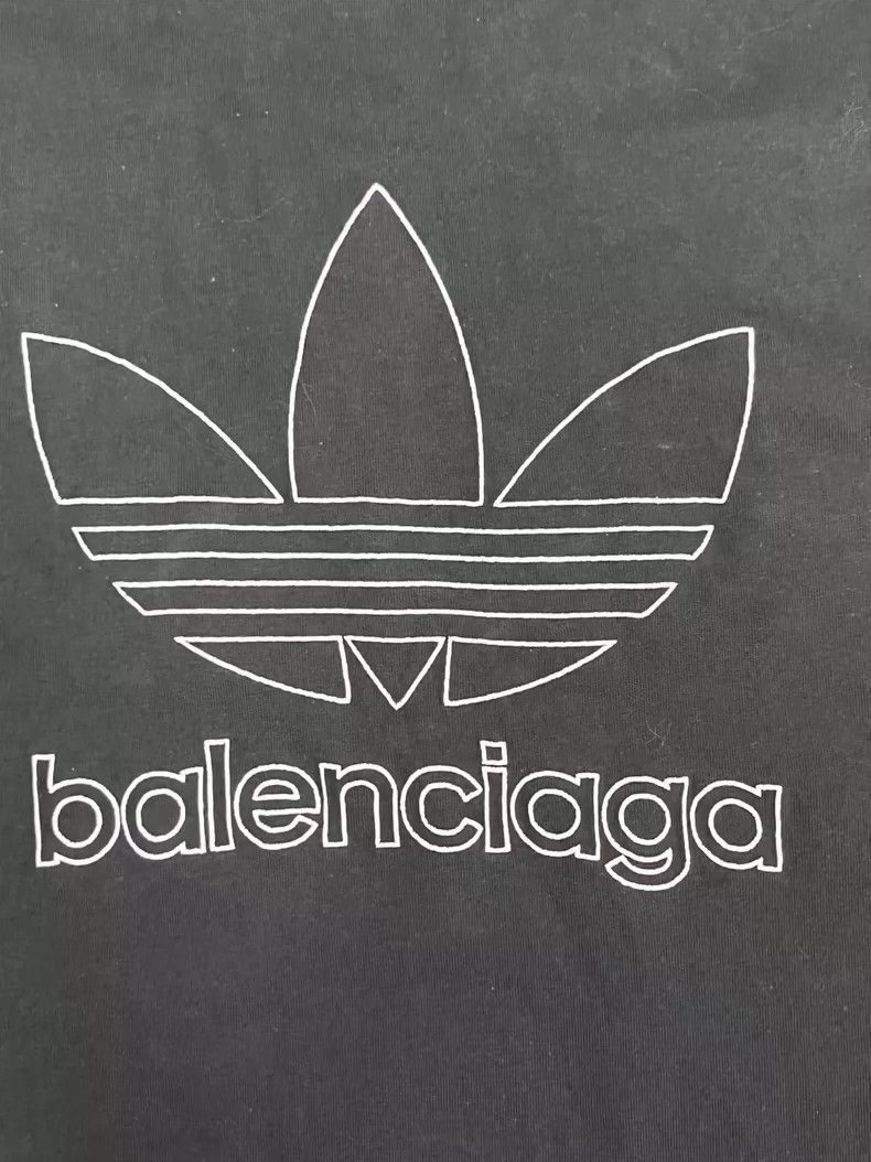 Balenciaga Balenciaga Logo monogrammed crewneck short-sleeve T-shirt Size US S / EU 44-46 / 1 - 3 Thumbnail