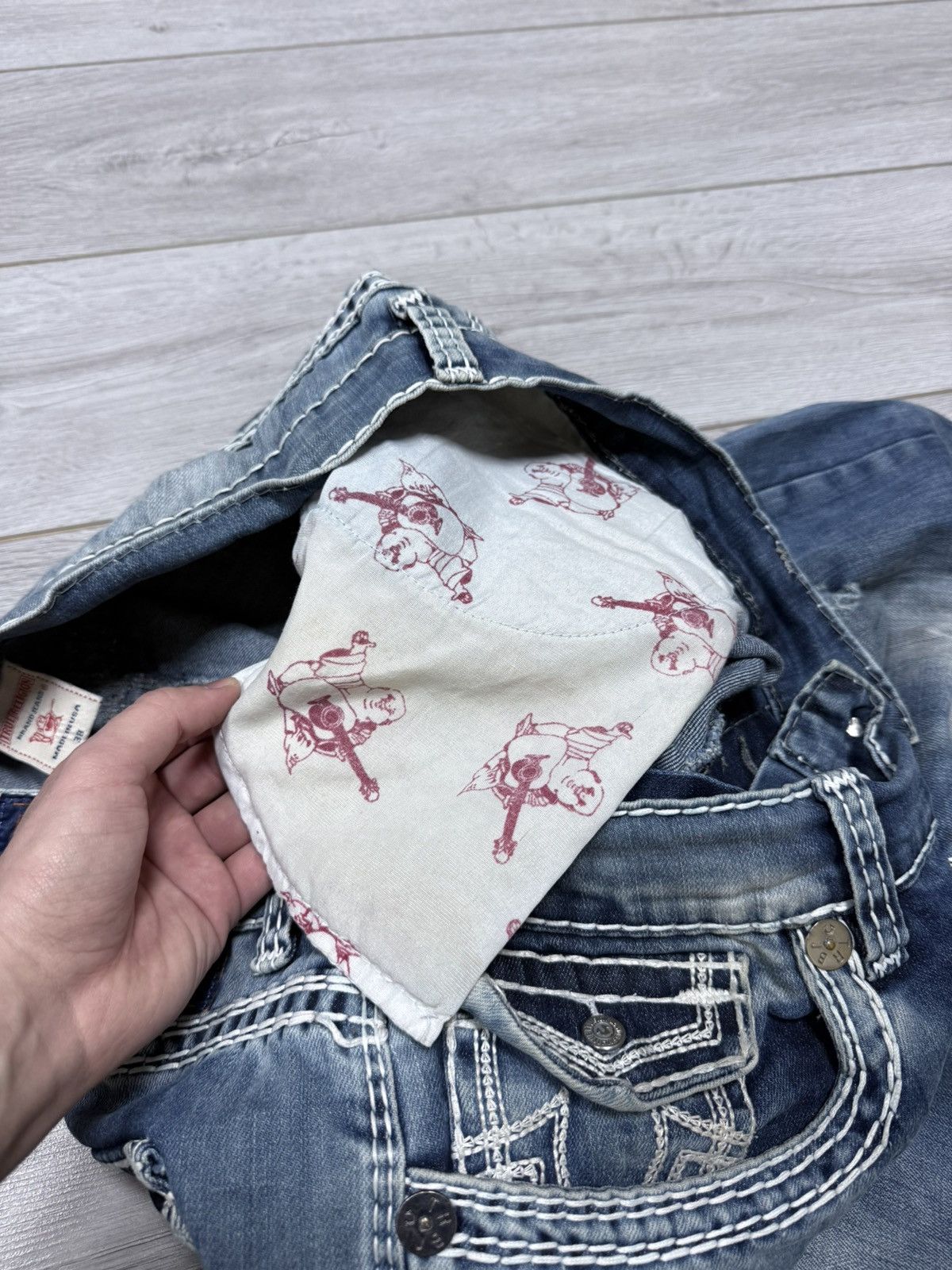 True Religion True Religion horse shoe stitched USA jackson distress jeans Size US 38 / EU 54 - 12 Thumbnail