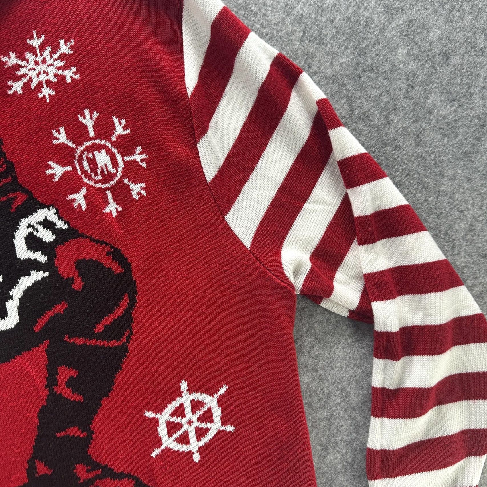 Vintage Captain Morgan Sweater Mens Medium Red White Pirate Ugly Christmas Rum Skull Size US M / EU 48-50 / 2 - 6 Thumbnail