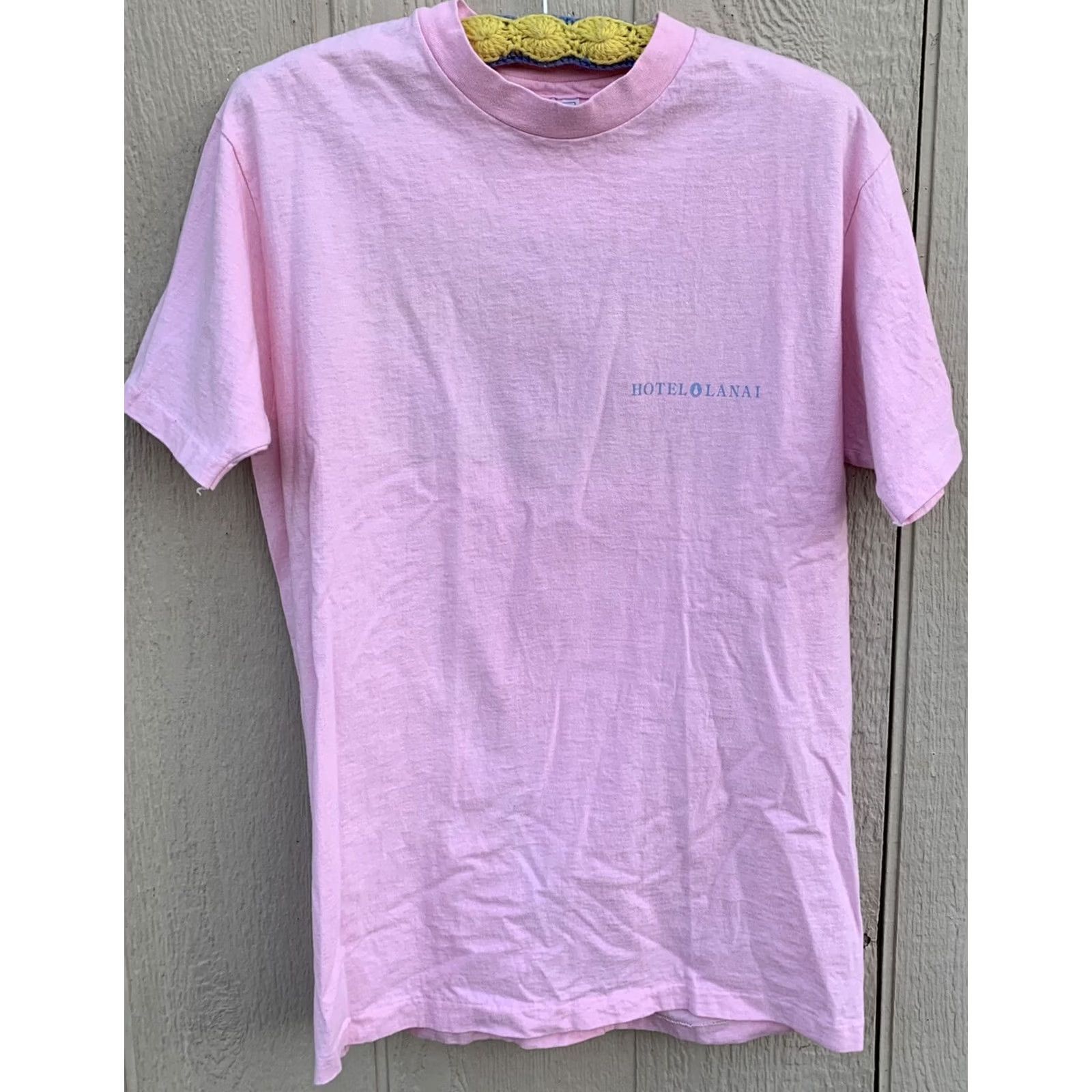 Vintage VINTAGE Hanes Beefy-T T-Shirt Shirt Mens Adult L 42-44 Cotton Pink Hotel Lanai Hawaii 80s 90s Retro Short Sleeve Crew Neck Size US L / EU 52-54 / 3 - 2 Thumbnail