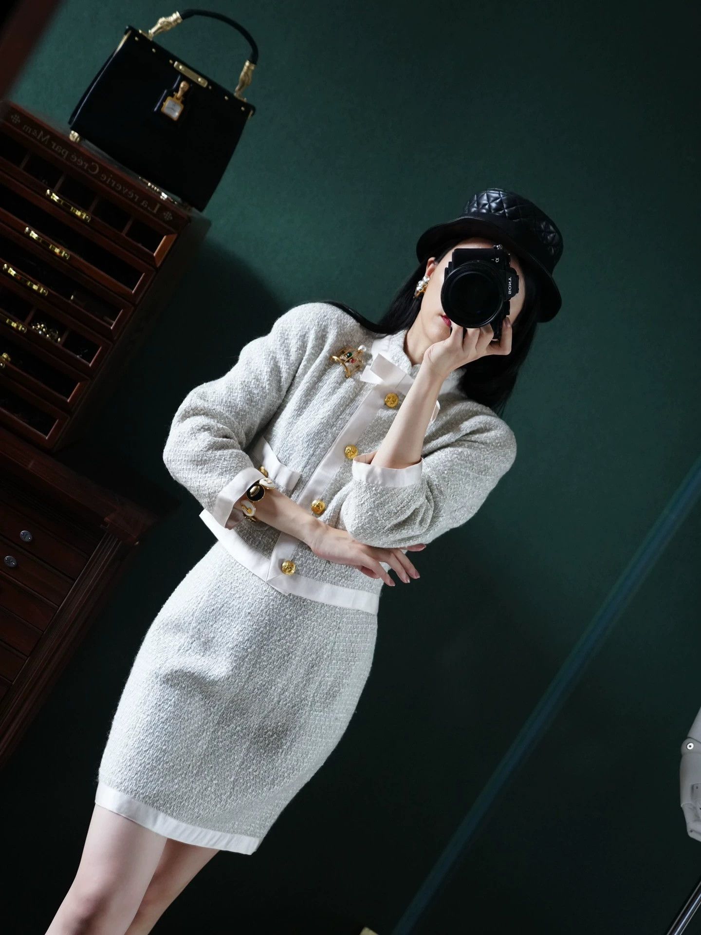 Chanel CHANEL 1990-91 Runway Pale Mint Suit FR38 S-M Silk Wool Tweed Size S / US 4 / IT 40 - 5 Thumbnail