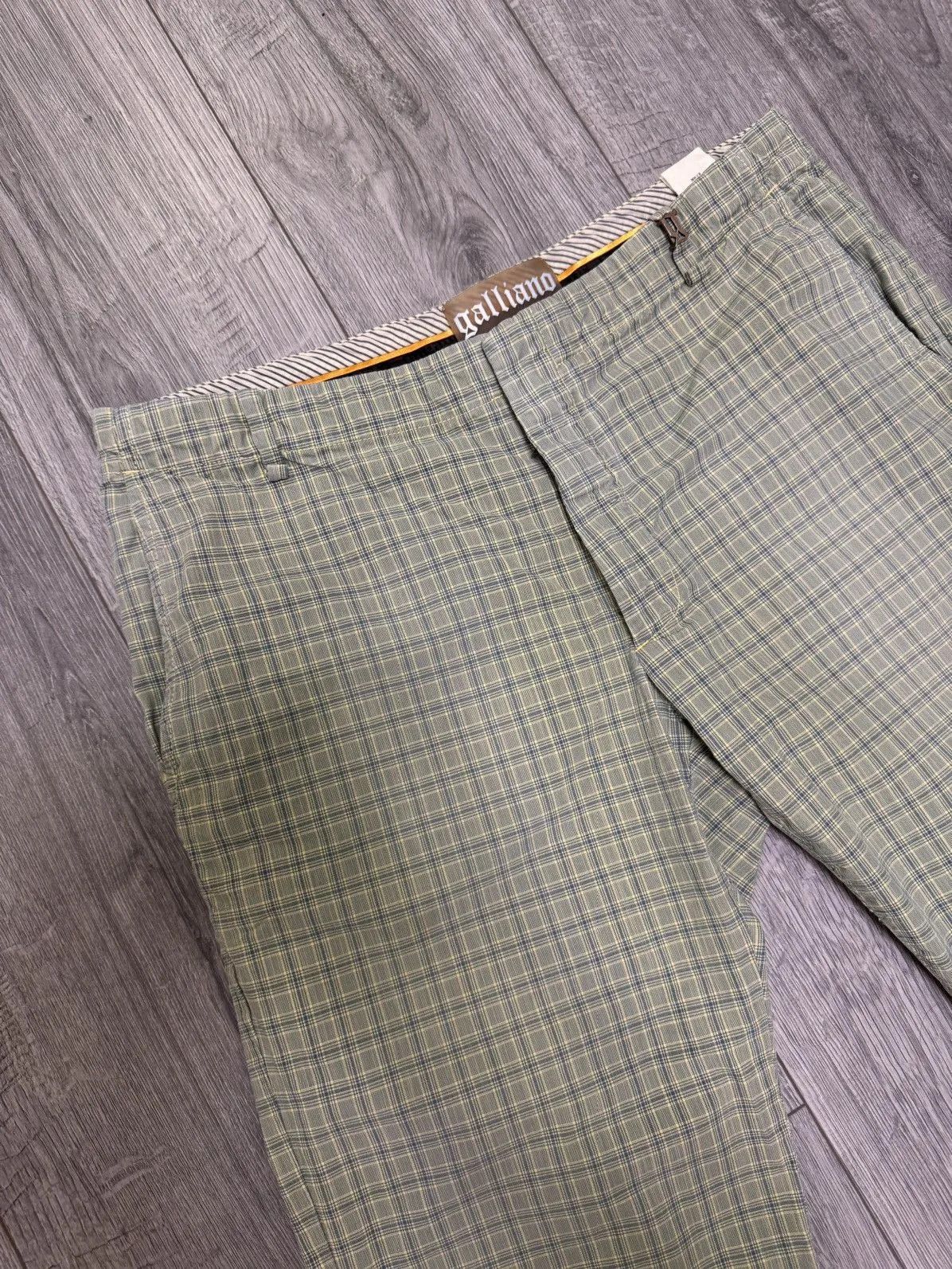 John Galliano John Galliano Vintage Cargo Shorts Multi Pocket Size US 34 / EU 50 - 4 Thumbnail