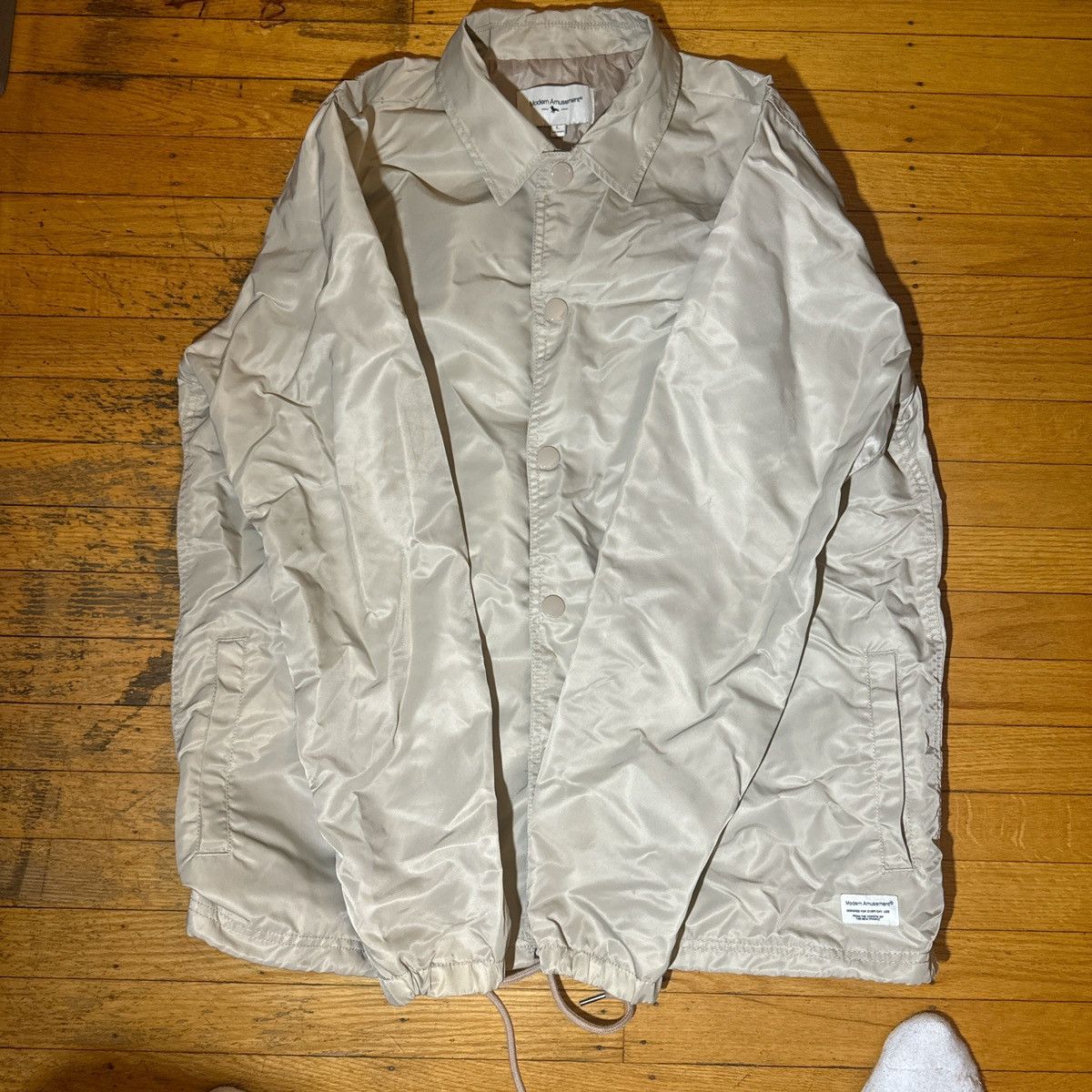 Other Tan and cream lightweight windbreaker jacket Size US L / EU 52-54 / 3 - 1 Thumbnail
