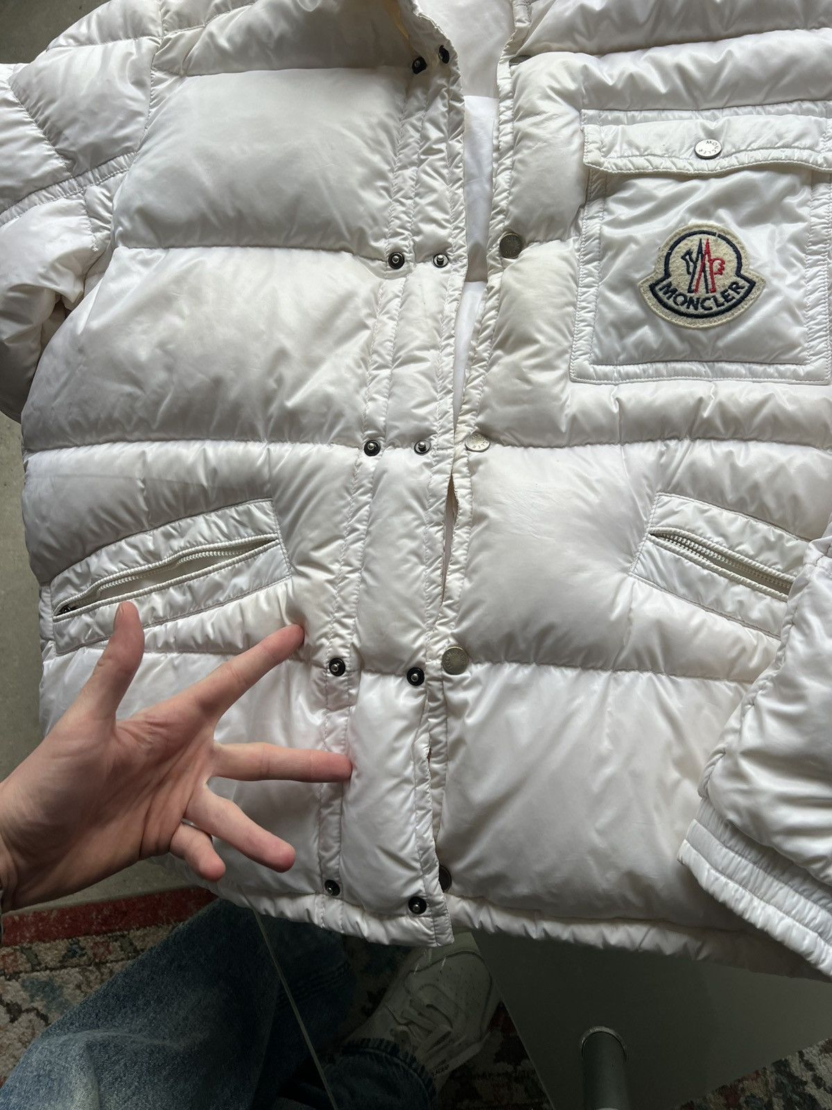 Moncler Vintage Moncler down jacket big patch logo white Size US XL / EU 56 / 4 - 5 Thumbnail