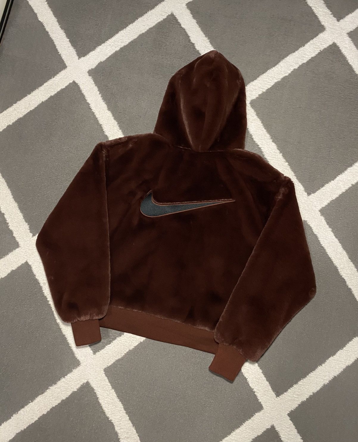 Nike Nike Essentials Faux Fur Swoosh Bomber Jacket women’s M BNWT Size M / US 6-8 / IT 42-44 - 1 Thumbnail