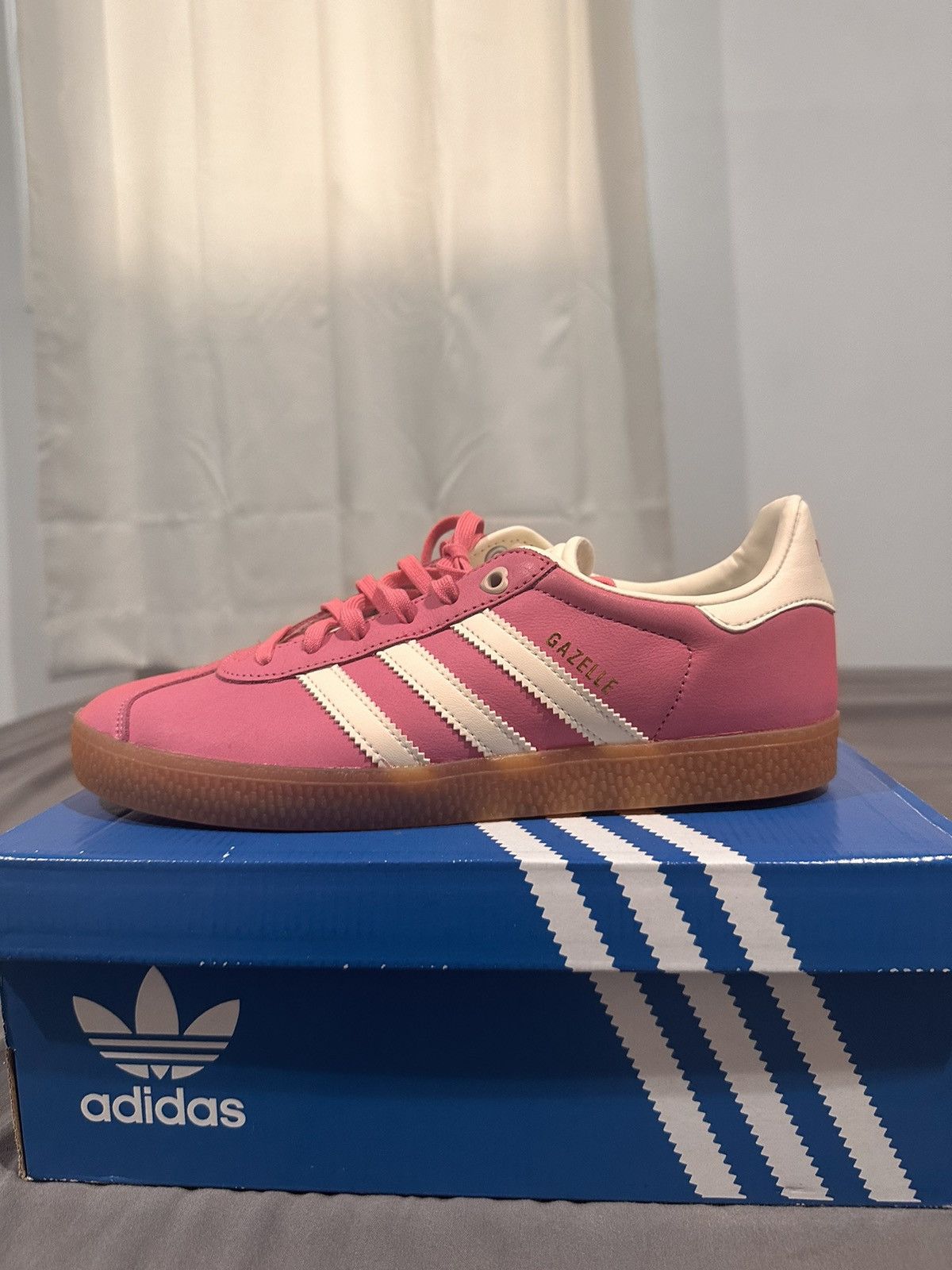 Adidas Size 6Y Adidas Gazelle J’Pink Fusion Gum Size US 6 / EU 39 - 1 Thumbnail