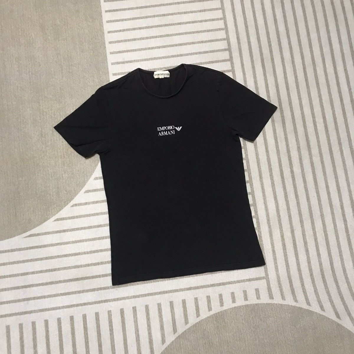 Emporio Armani EMPORIO ARMANI CENTER WOMEN RARE TEE Size M / US 6-8 / IT 42-44 - 1 Thumbnail