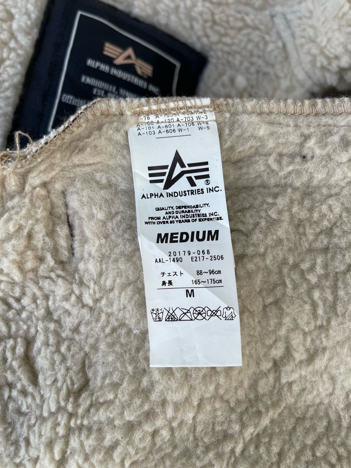 Alpha Industries 🔥ALPHA INDUSTRIES B-3 SHERPA MOD BOMBER JACKET Size US M / EU 48-50 / 2 - 21 Thumbnail