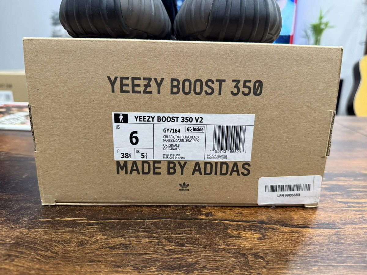 Yeezy Adidas Yeezy 350 Dazzling Blue M 6 W 7.5 Size US 7.5 / IT 37.5 - 9 Thumbnail