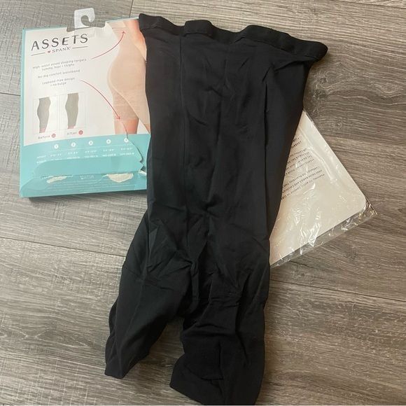 Spanx Assets by Spanx High Waisted Mid Thigh Shaper Shorts Size 2 Size ONE SIZE - 4 Thumbnail