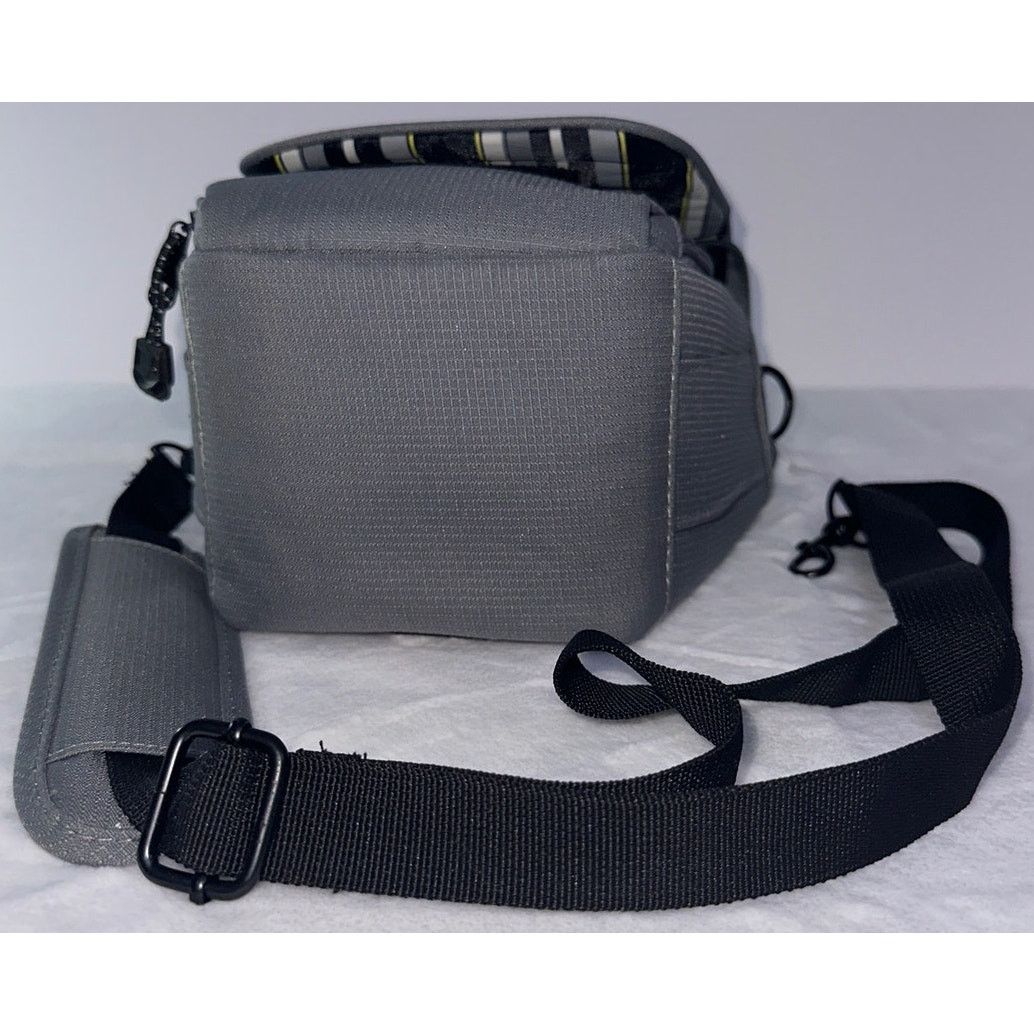 Eddie Bauer Eddie Bauer Gray and Black SLR Camera Bag New With Tags Size ONE SIZE - 9 Thumbnail