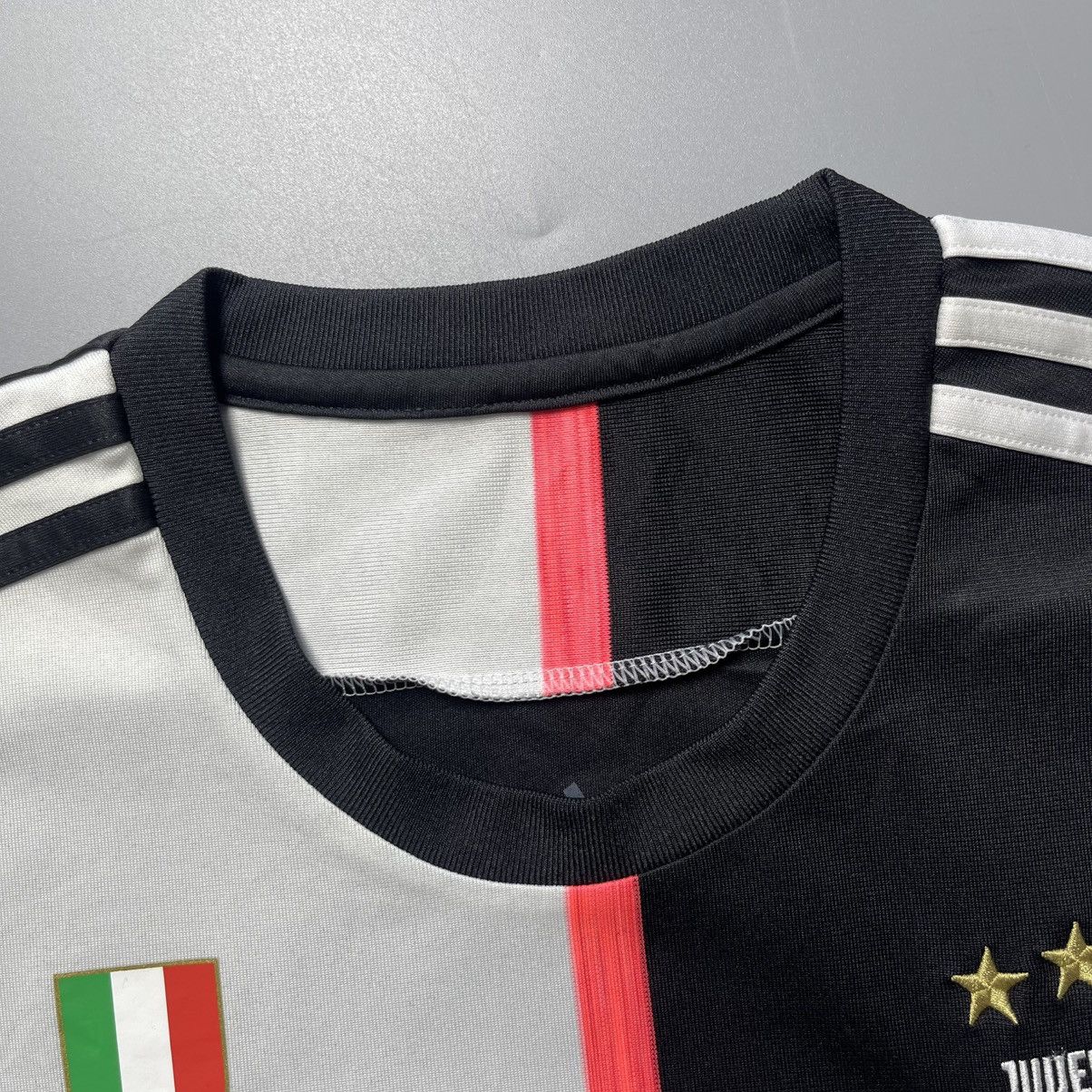 Vintage JUVENTUS ADIDAS 2019/2020 FOOTBALL HOME JERSEY #11 COSTA Size US L / EU 52-54 / 3 - 5 Thumbnail