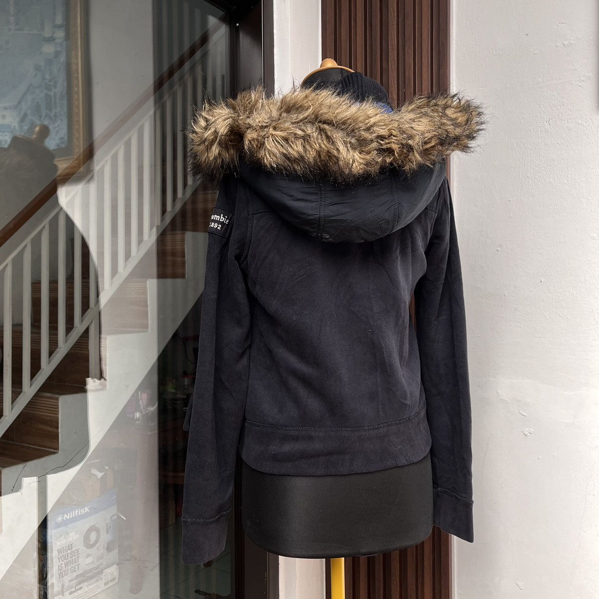 Abercrombie & Fitch Y2K Abercrombie & Fitch Faux Fur Hoodie For Kids Like Womens Size XXS / US 00 / IT 34 - 3 Thumbnail