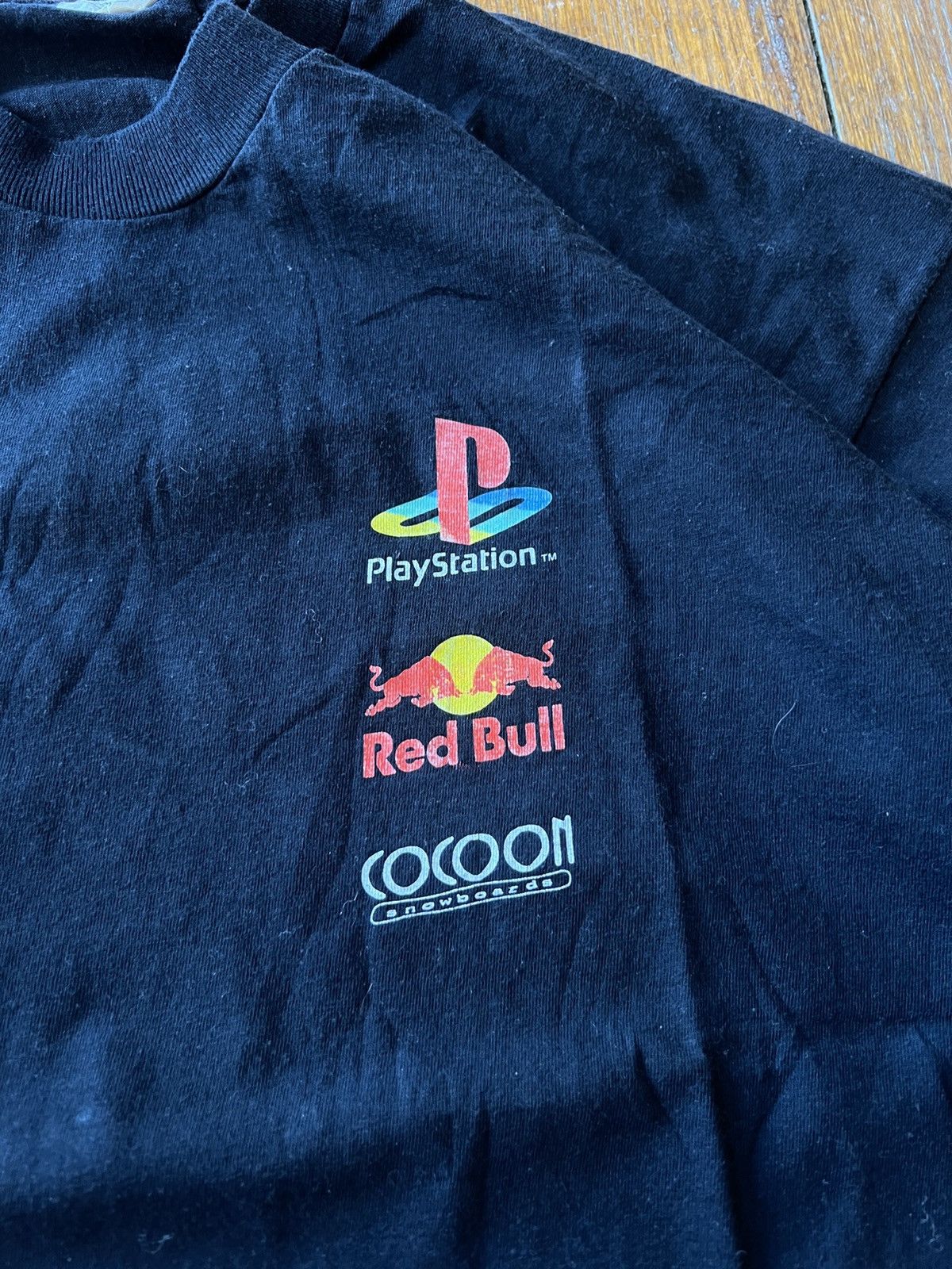 Playstation 1997 VINTAGE SINGLE STITCH PLAYSTATION FORMEL 1 PROMO GRAPHI Size US XL / EU 56 / 4 - 8 Thumbnail
