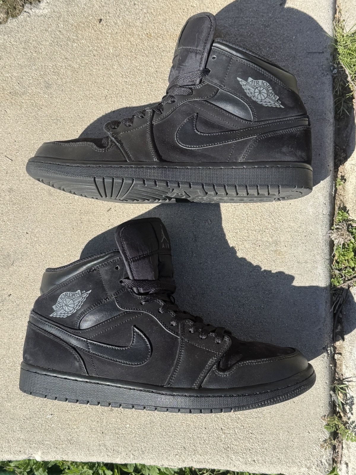 Jordan Brand × Nike Air Jordan 1 mid triple black Size US 10.5 / EU 43-44 - 4 Thumbnail