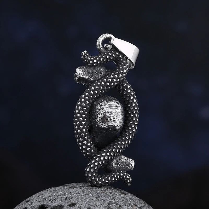 Japanese Brand × Jewelry Skull With Snake Pendant Necklace Size ONE SIZE - 5 Thumbnail