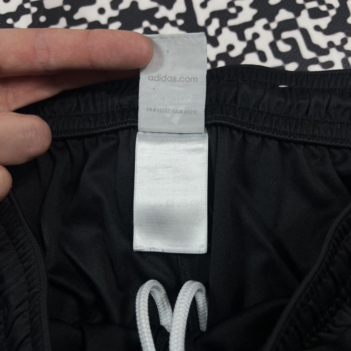 Adidas Vintage Y2K Adidas Striped Retro Sport Style Casual Shorts Size US 36 / EU 52 - 14 Thumbnail