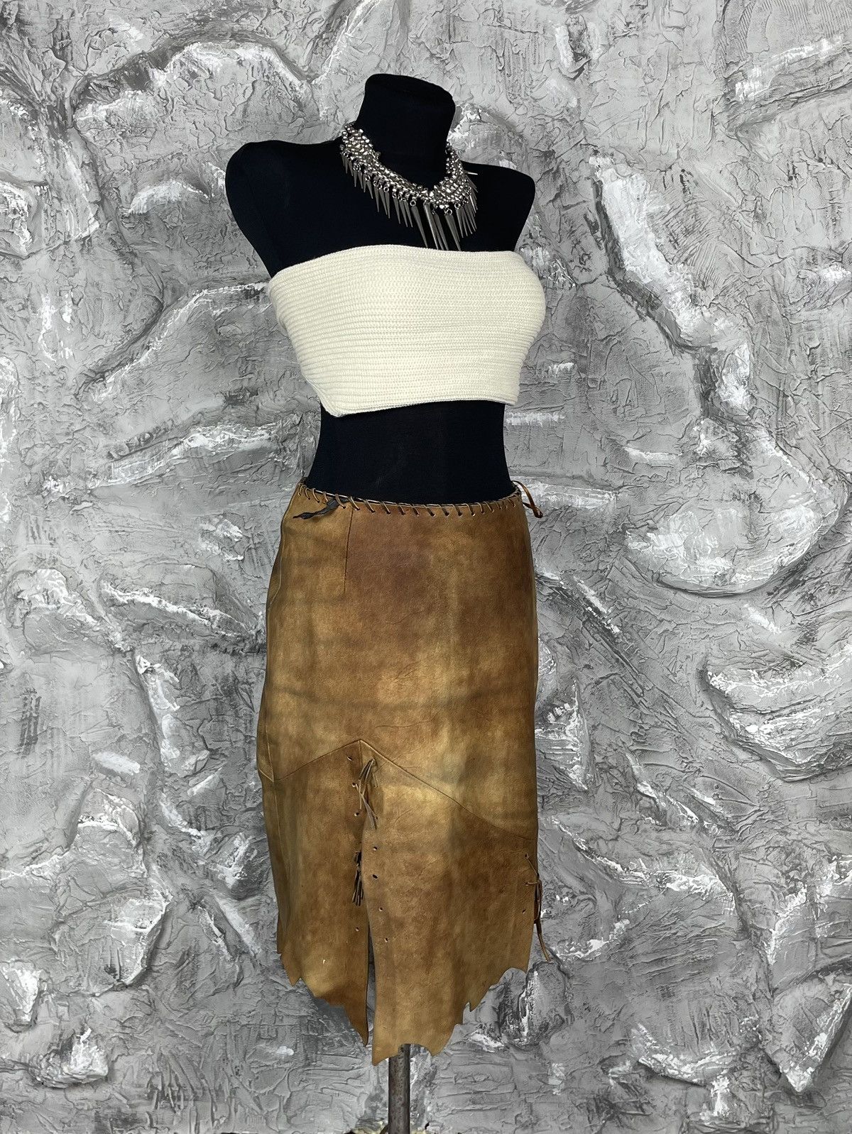If Six Was Nine × Le Grande Bleu (L.G.B.) Primitive Post-Apocalyptic Fashion Vintage Leather Skirt Size 26" / US 2 / IT 38 - 2 Thumbnail
