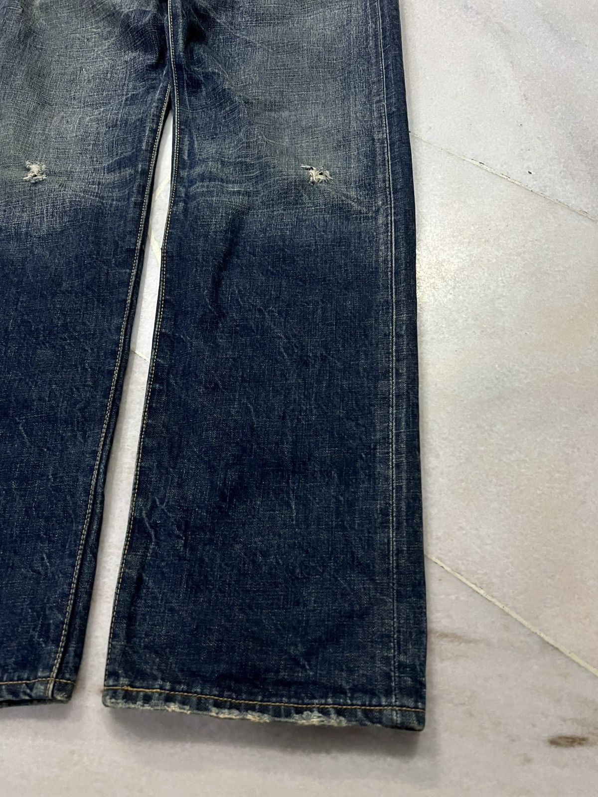 Levi's × Levi's Vintage Clothing VINTAGE 90’s STYLE LEVIS 501 BUTTON FLY DISTRESS JEANS Size US 31 - 4 Thumbnail